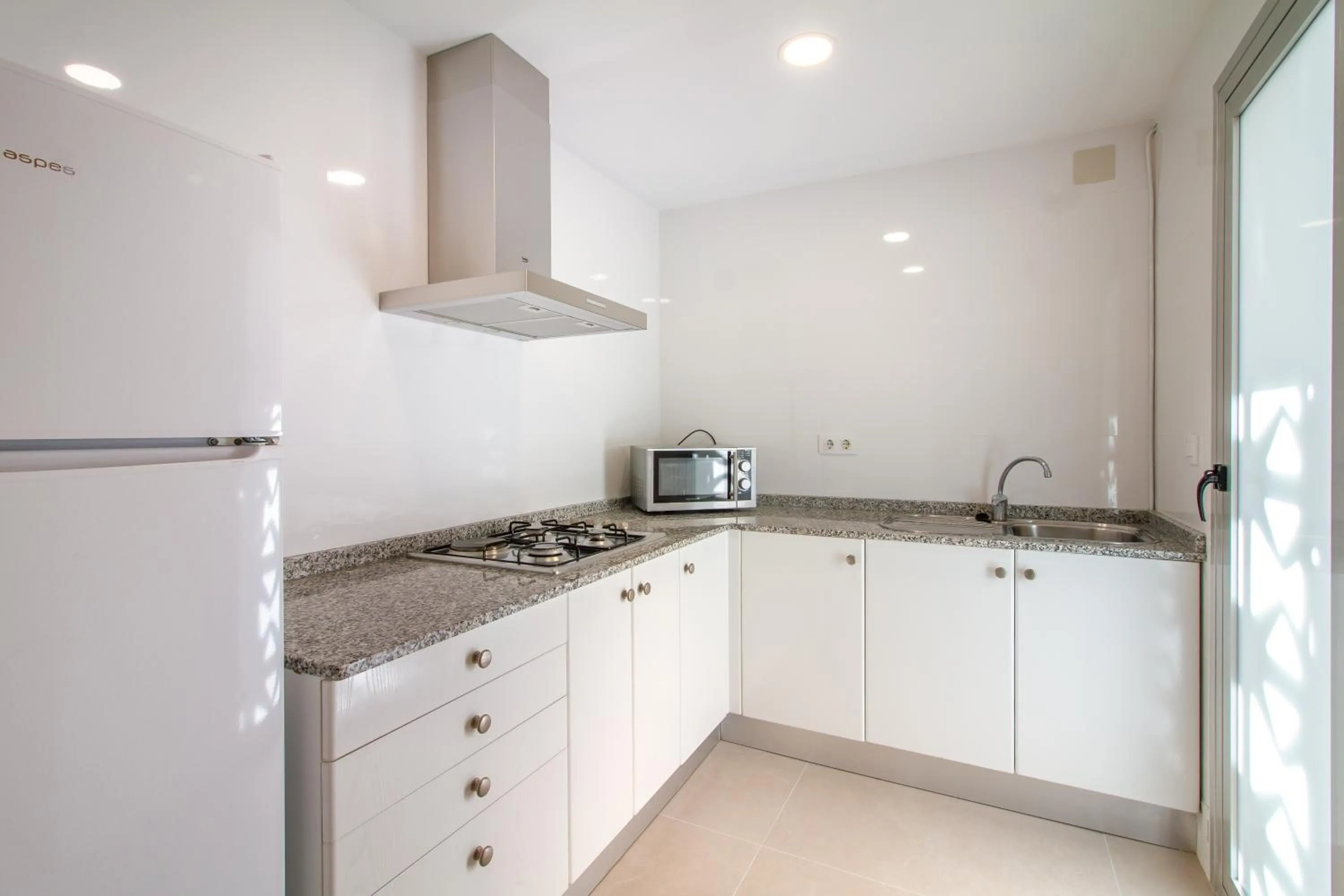 kitchen in Apartamentos Michel Angelo Benidorm