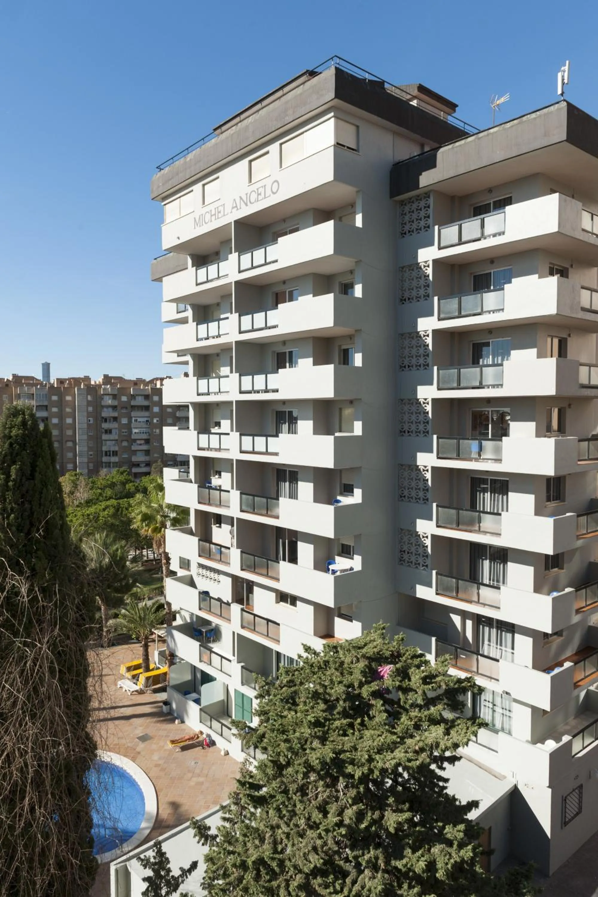 Facade/entrance in Apartamentos Michel Angelo Benidorm