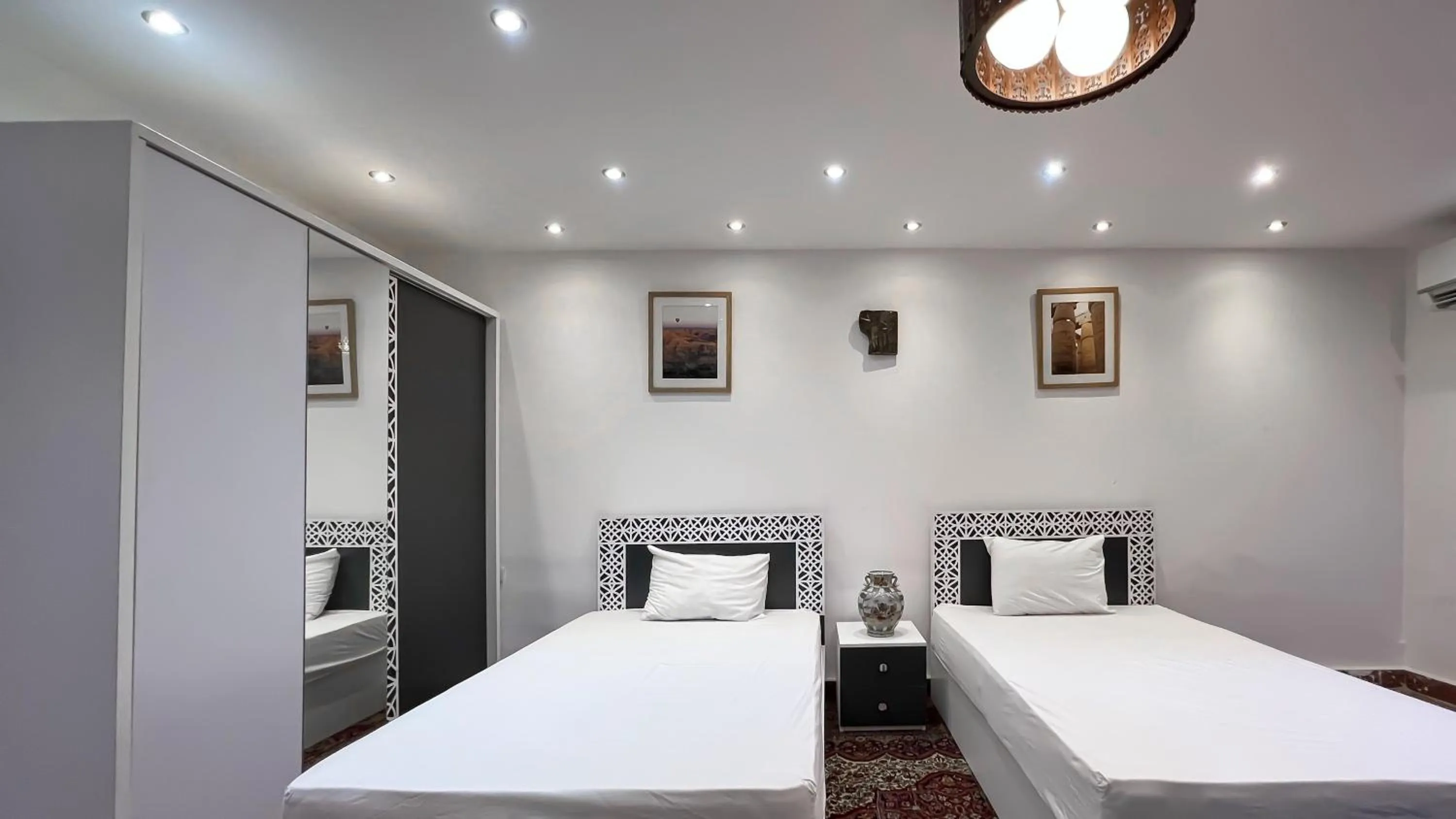 Bed in Osiris pyramids view inn