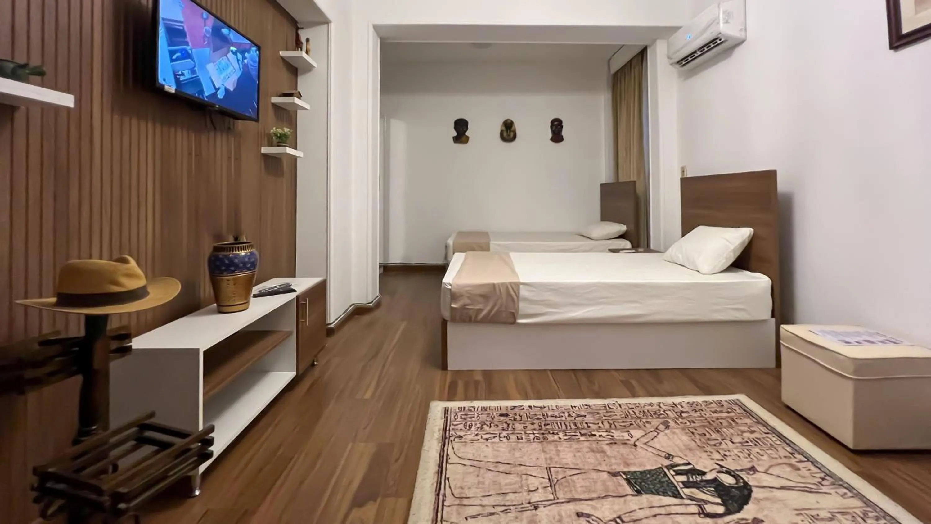 Bed in Osiris pyramids view inn