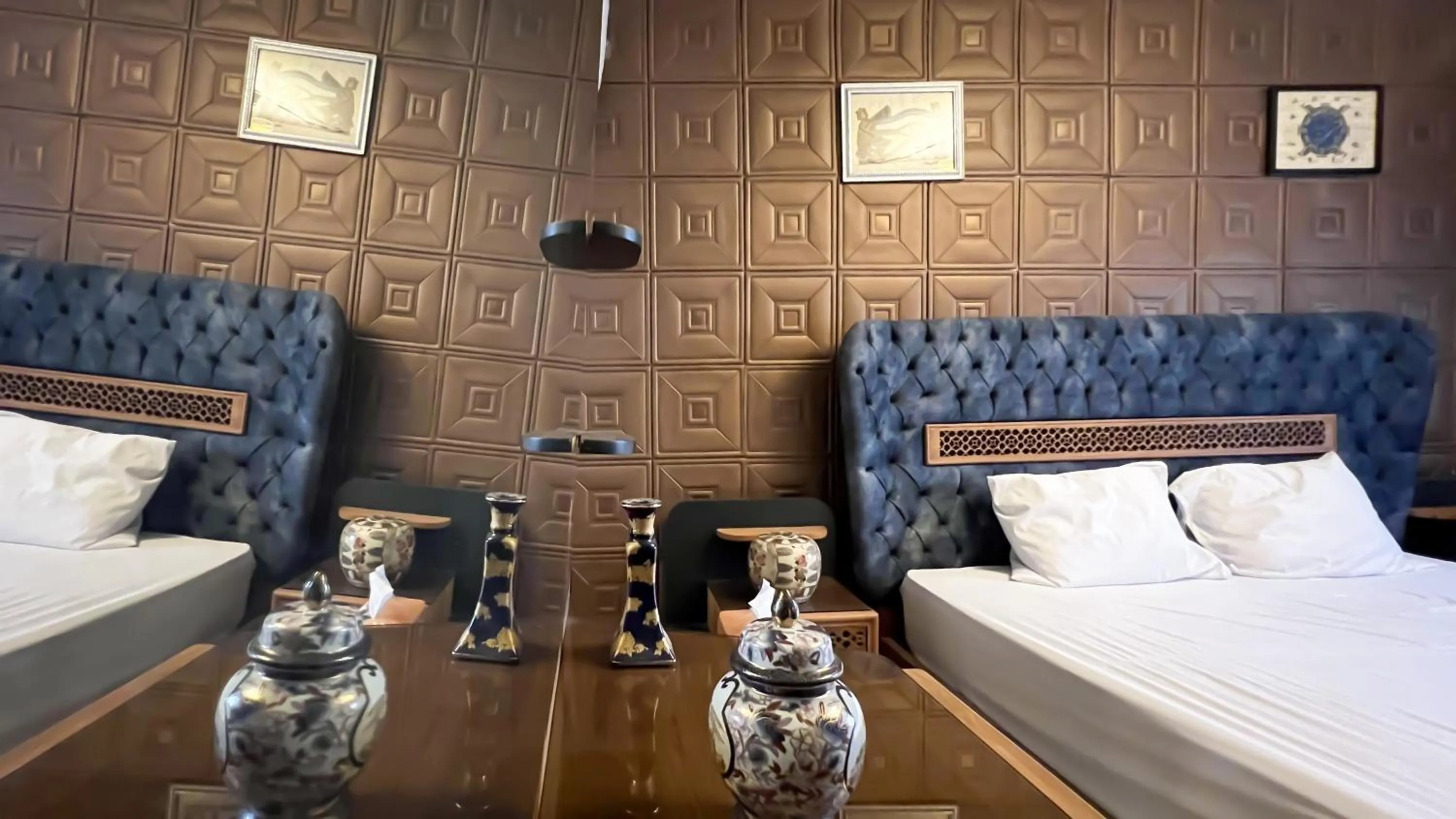 Bedroom, Bed in Osiris pyramids view inn