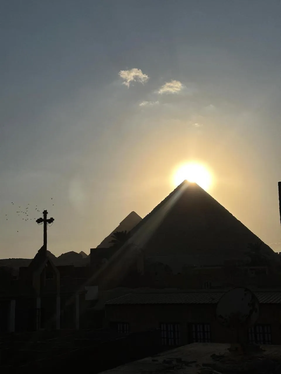 Osiris pyramids view inn