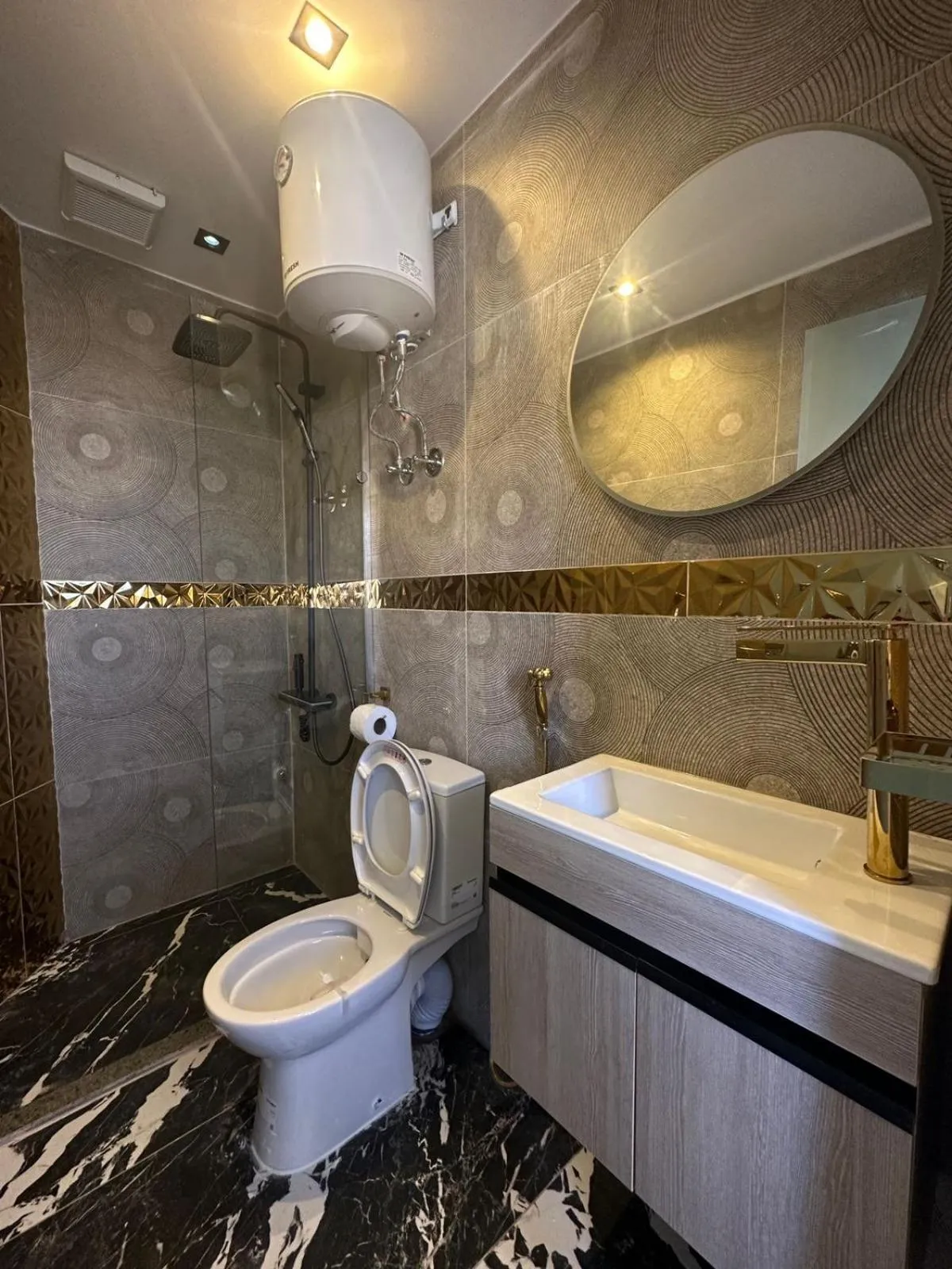 Osiris pyramids view inn