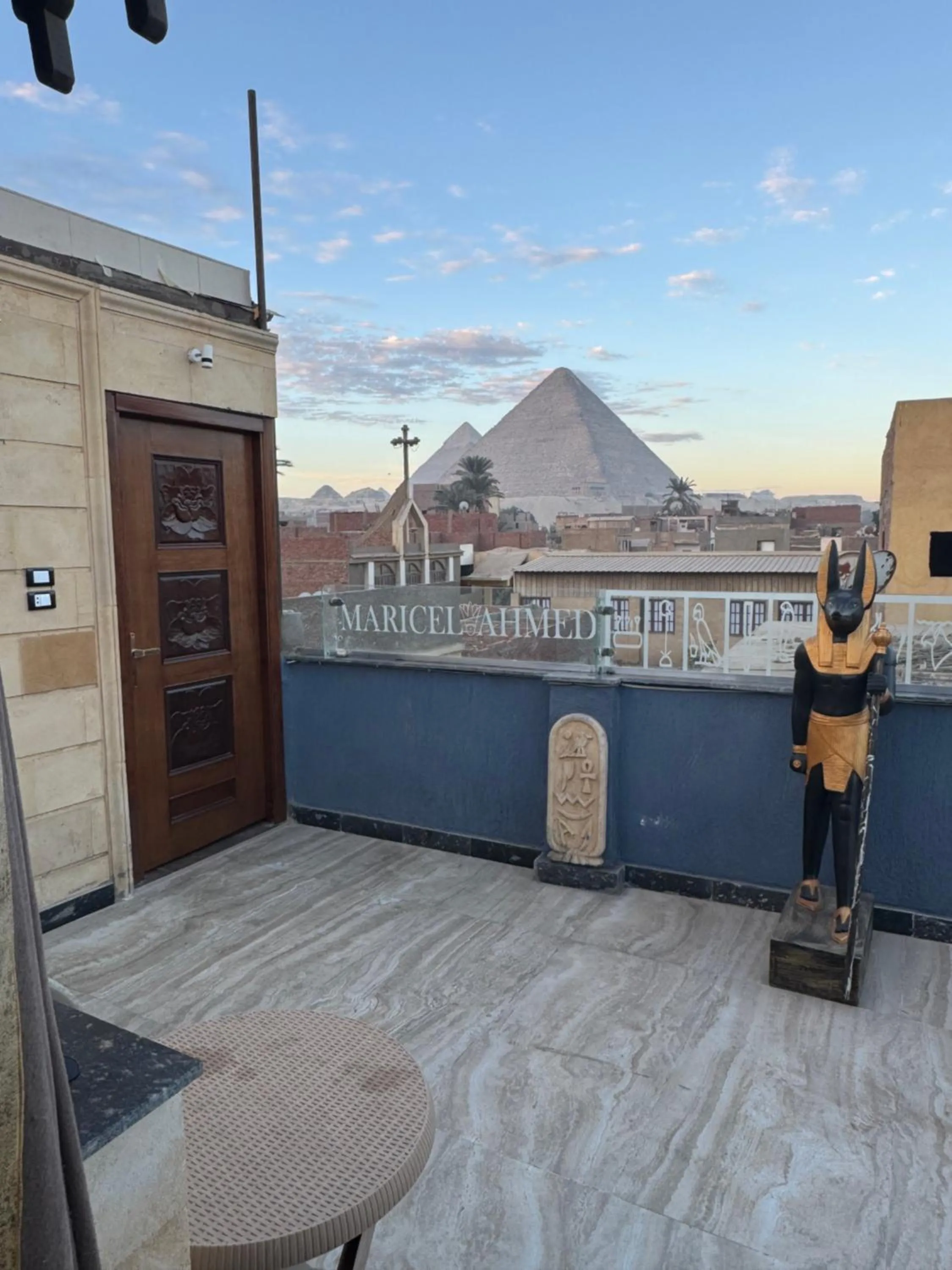 Osiris pyramids view inn