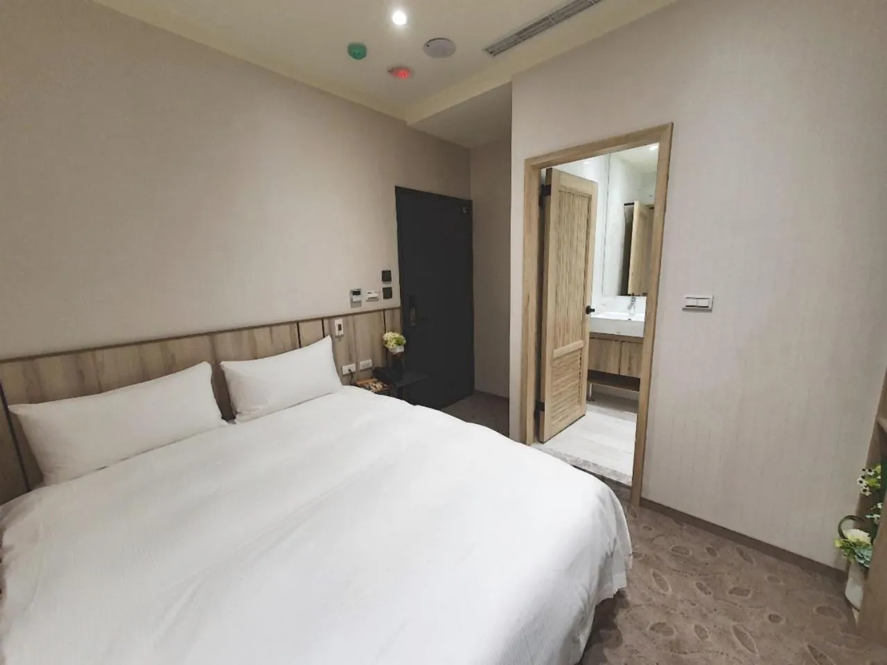 Bed in Grace Hotel Dunbei