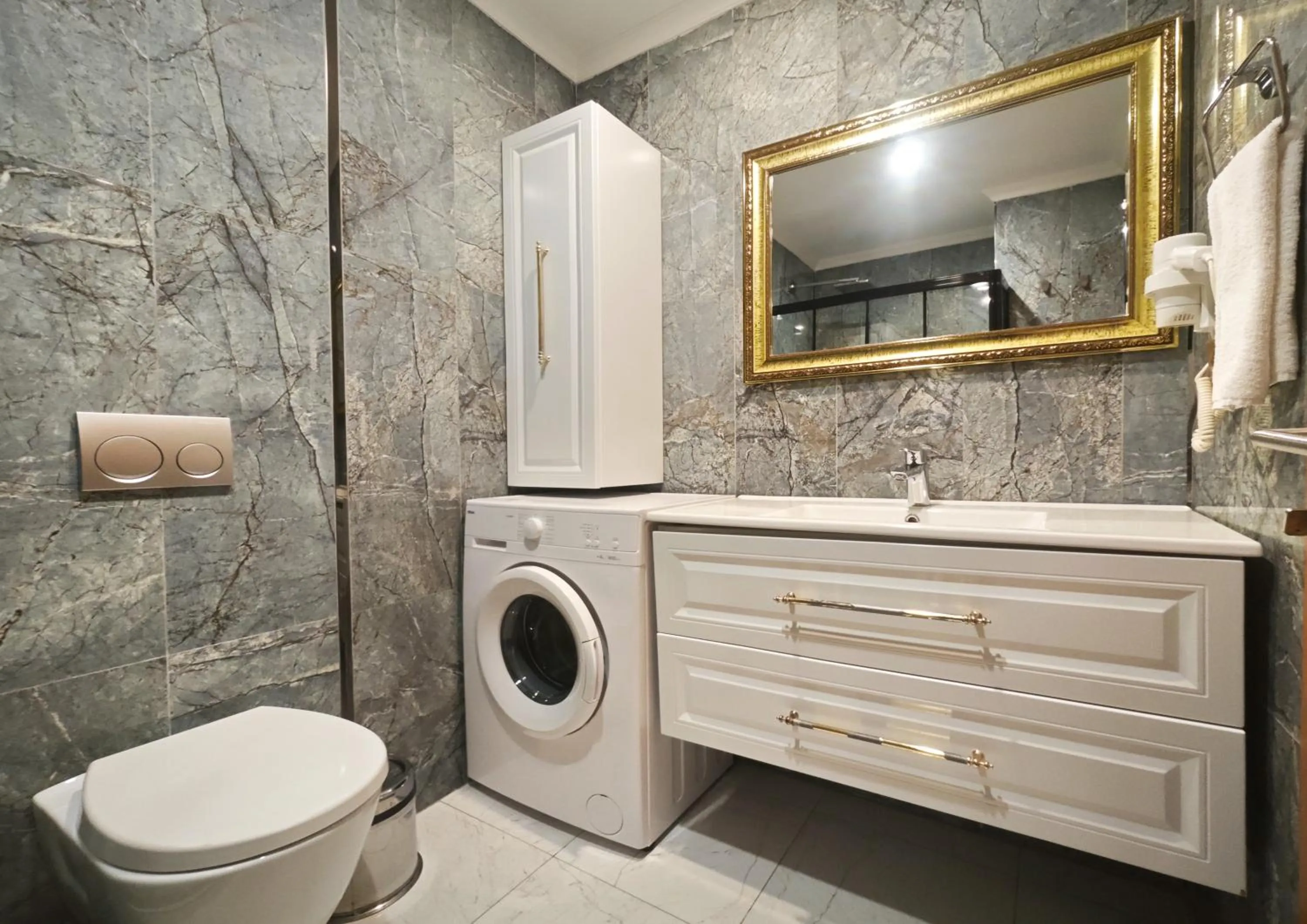 Shower in Park Çağlayan Hotel