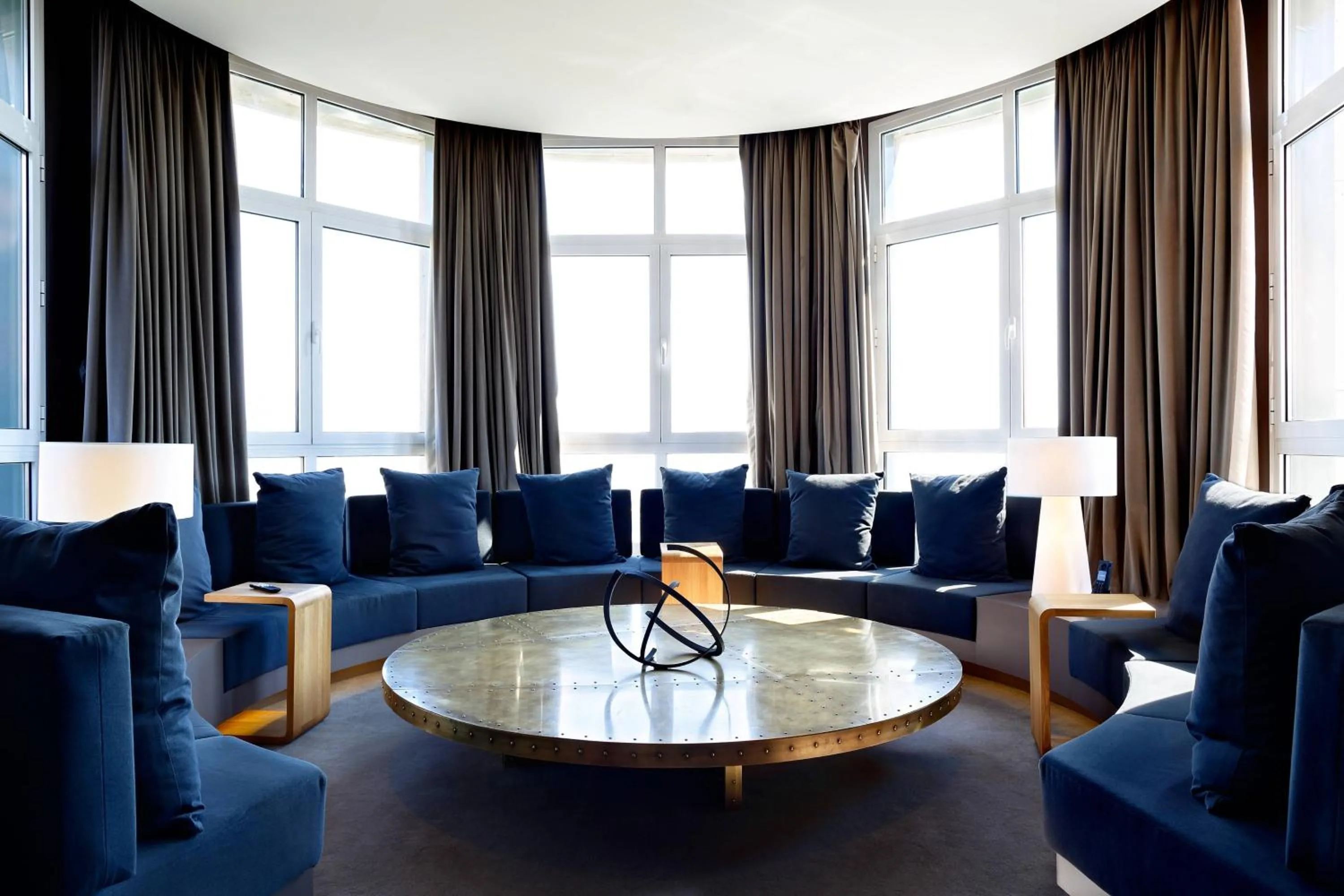 Living room in Le Meridien Barcelona