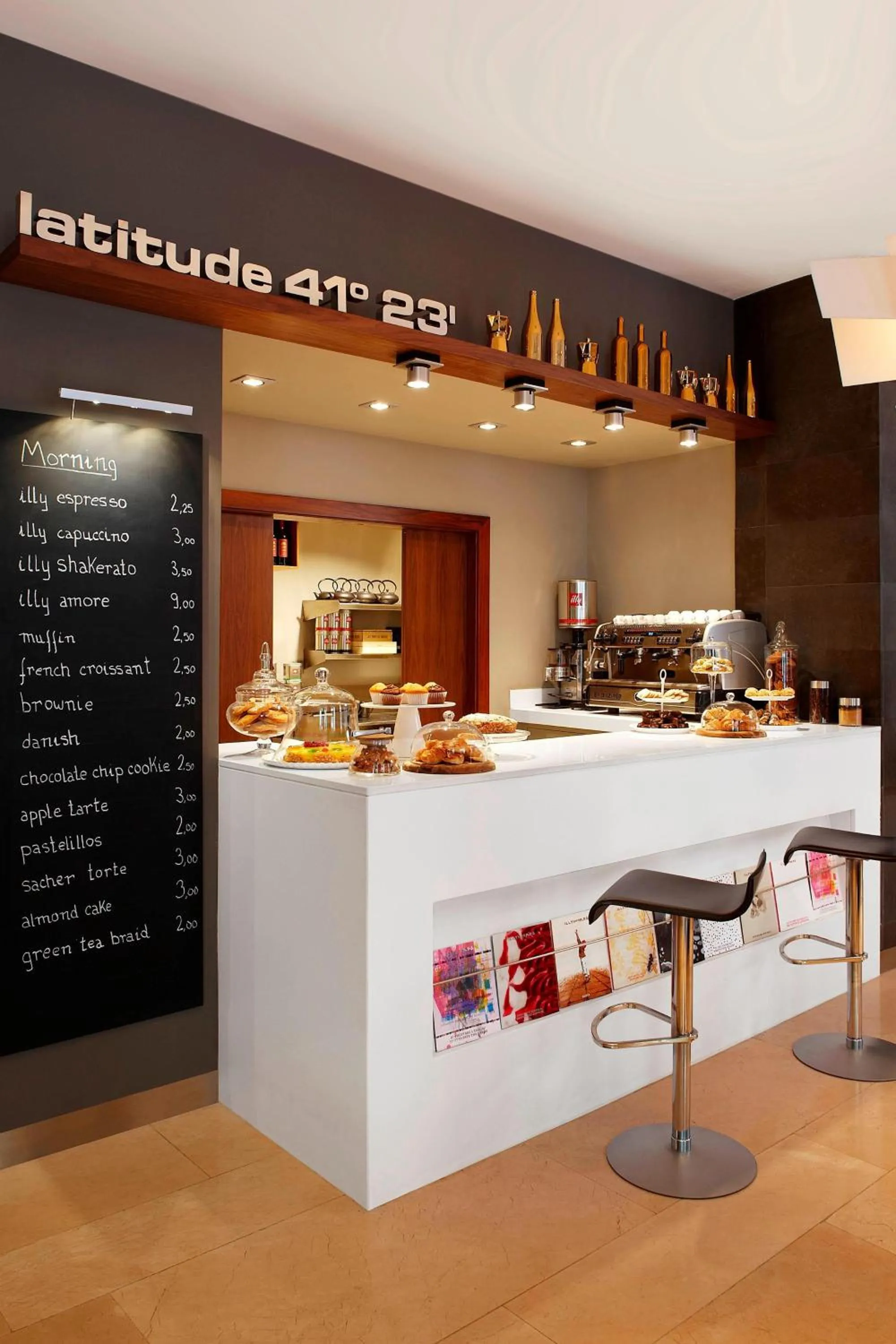 Lounge or bar in Le Meridien Barcelona