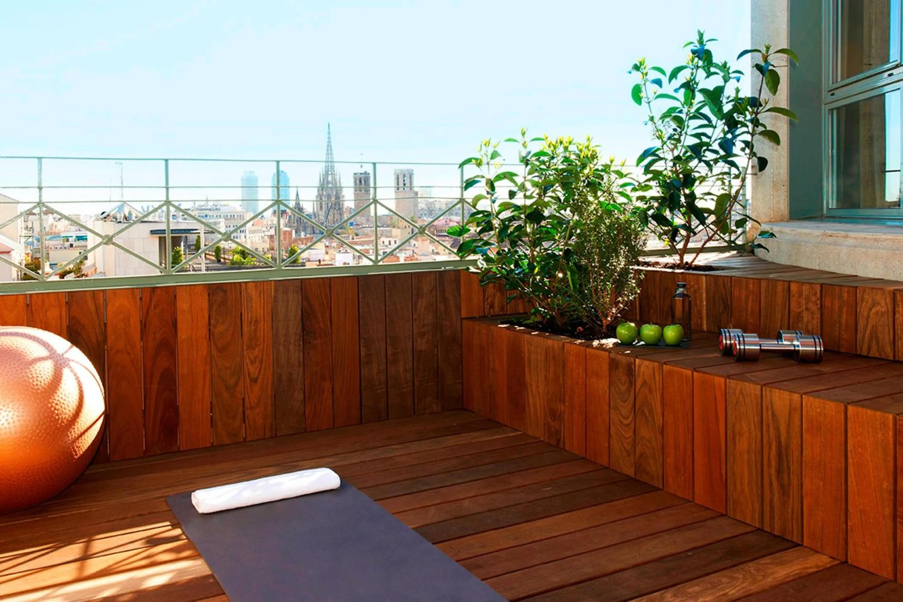 Photo of the whole room in Le Meridien Barcelona