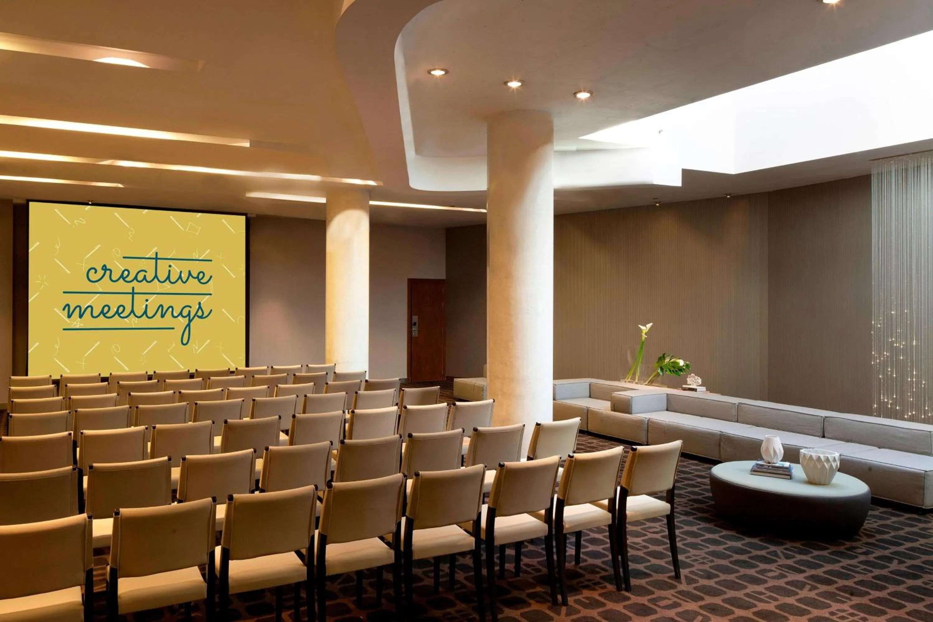 Entertainment in Le Meridien Barcelona