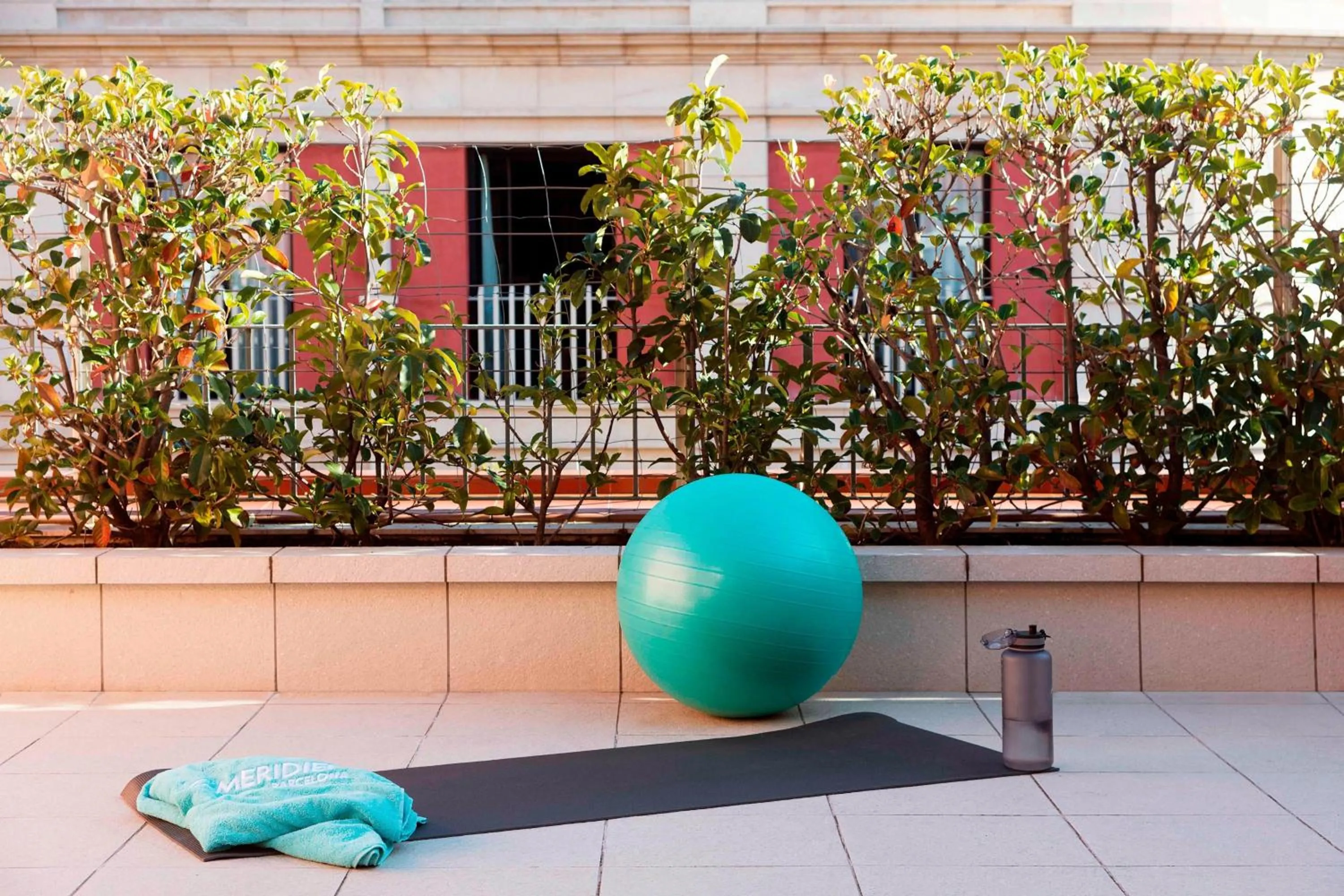 Photo of the whole room in Le Meridien Barcelona