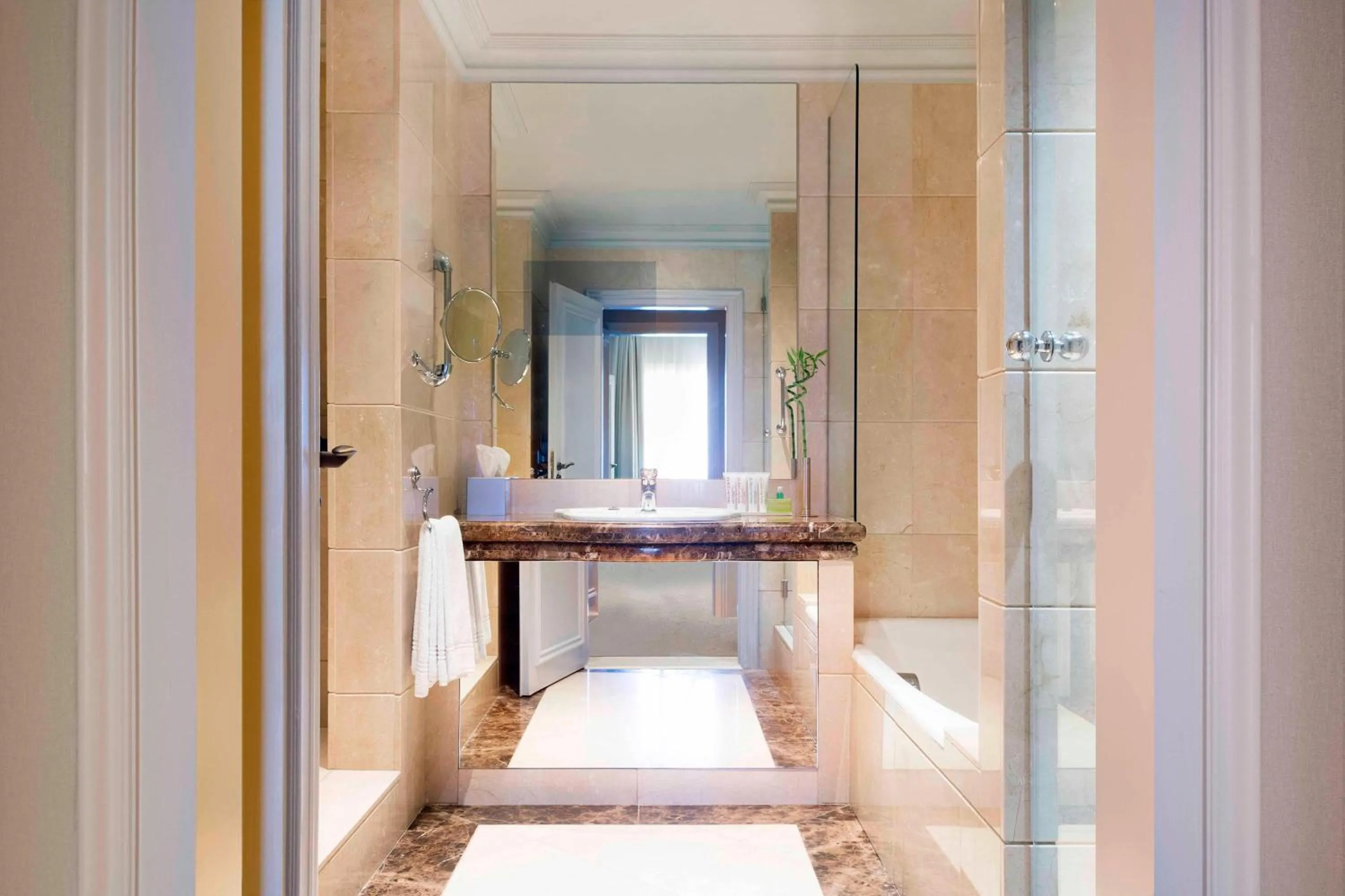 Bathroom in Le Meridien Barcelona