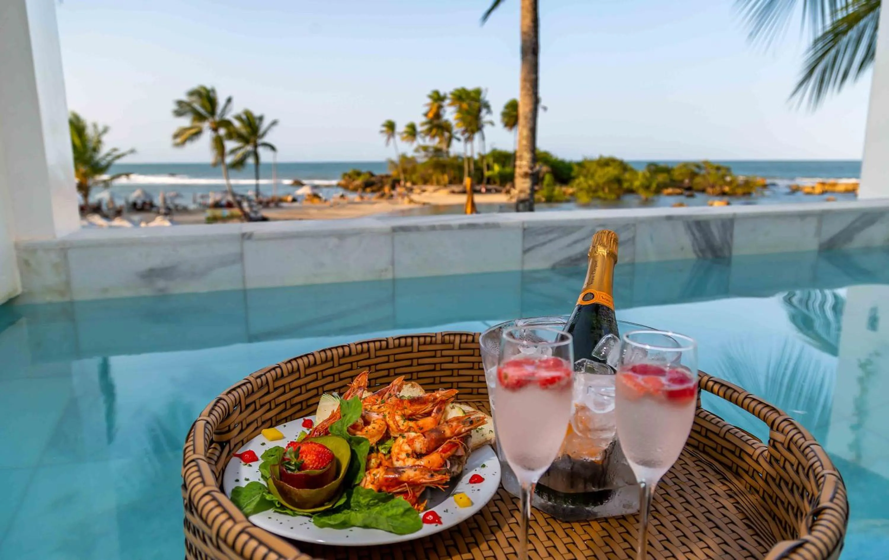 Swimming pool in Aqua by Sambass