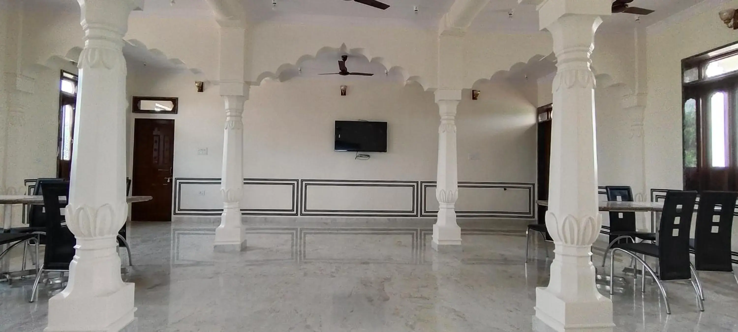 Restaurant/places to eat in Hotel MSD Niwas Restaurant/places to eat in Hotel MSD Niwas