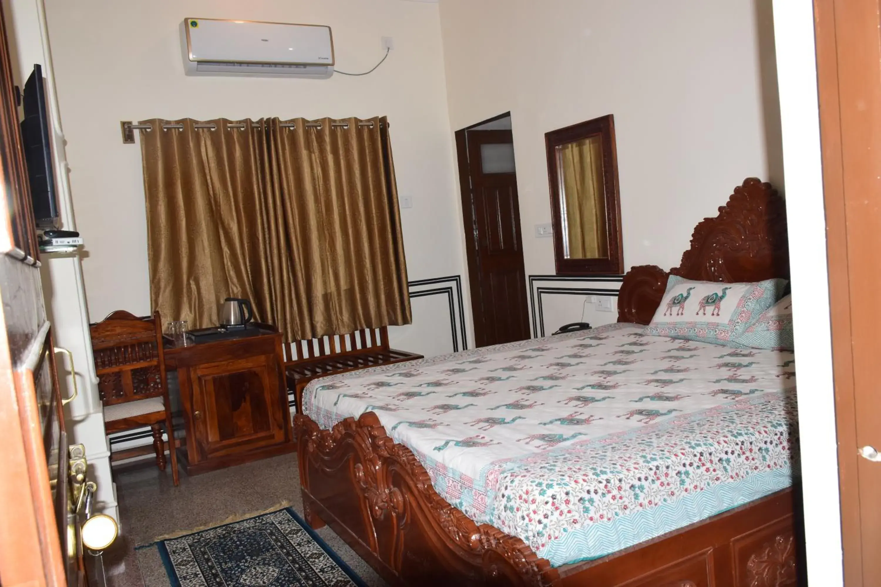 Bedroom, Bed in Hotel MSD Niwas Bedroom, Bed in Hotel MSD Niwas