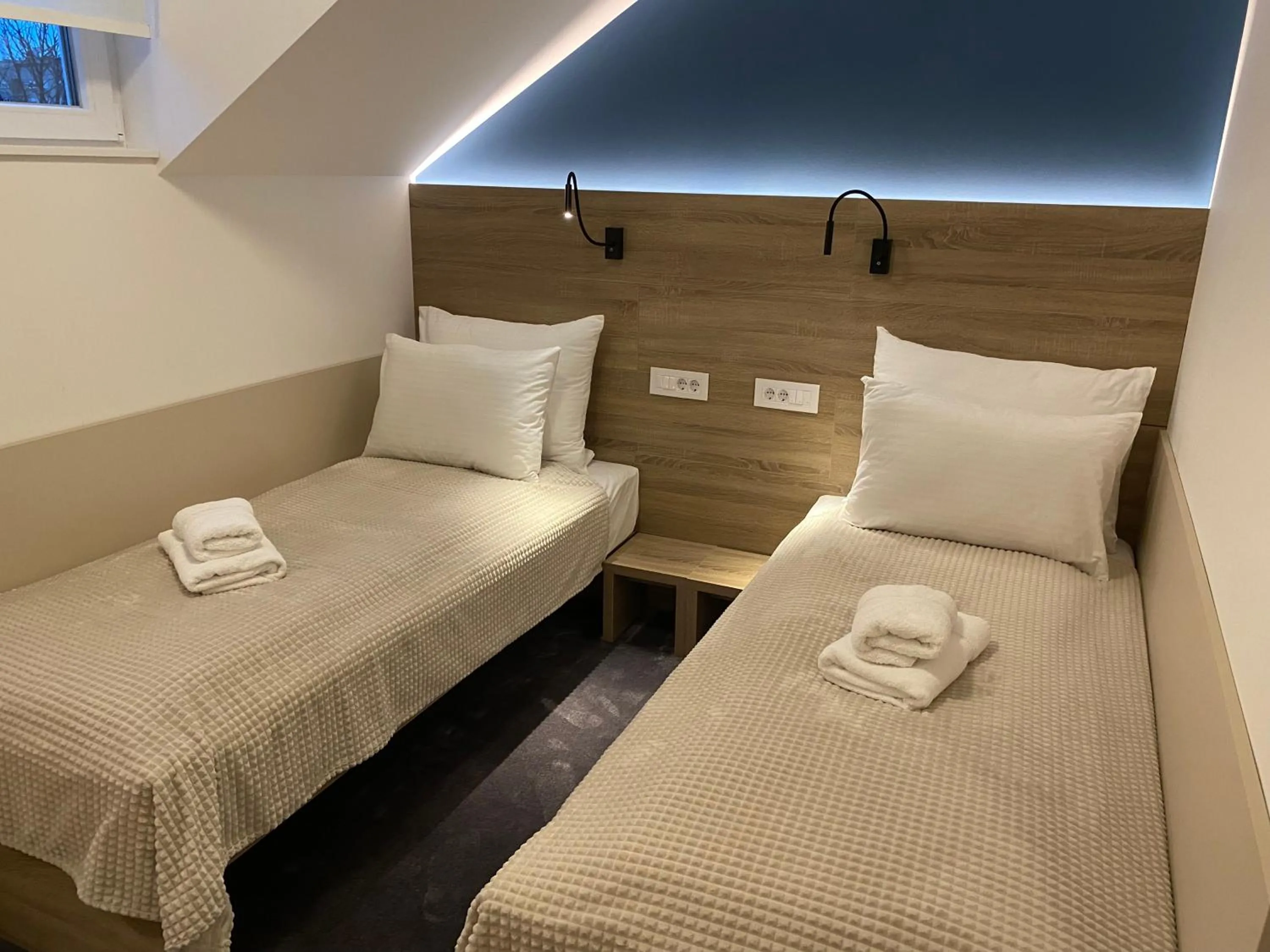 Twin Room with Bathroom - single occupancy in Konak Stella