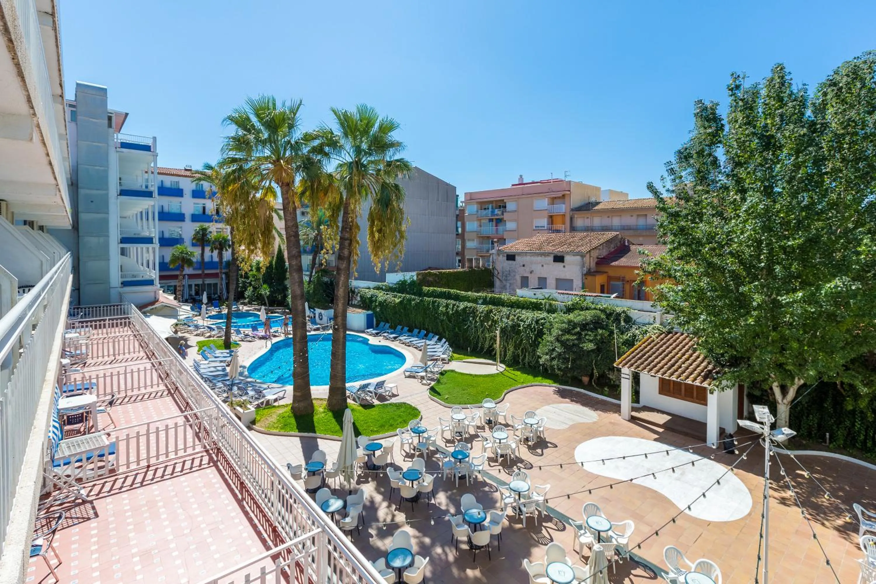 Pool view in Hotel Apartamentos Solimar