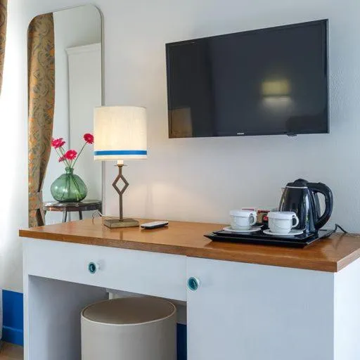 TV and multimedia in Riva di Palo Beach Hotel