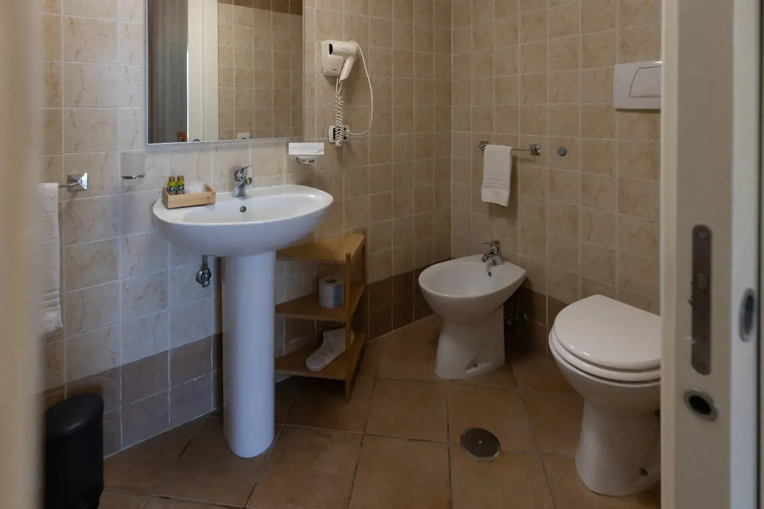 Single Room in Riva di Palo Beach Hotel Single Room in Riva di Palo Beach Hotel