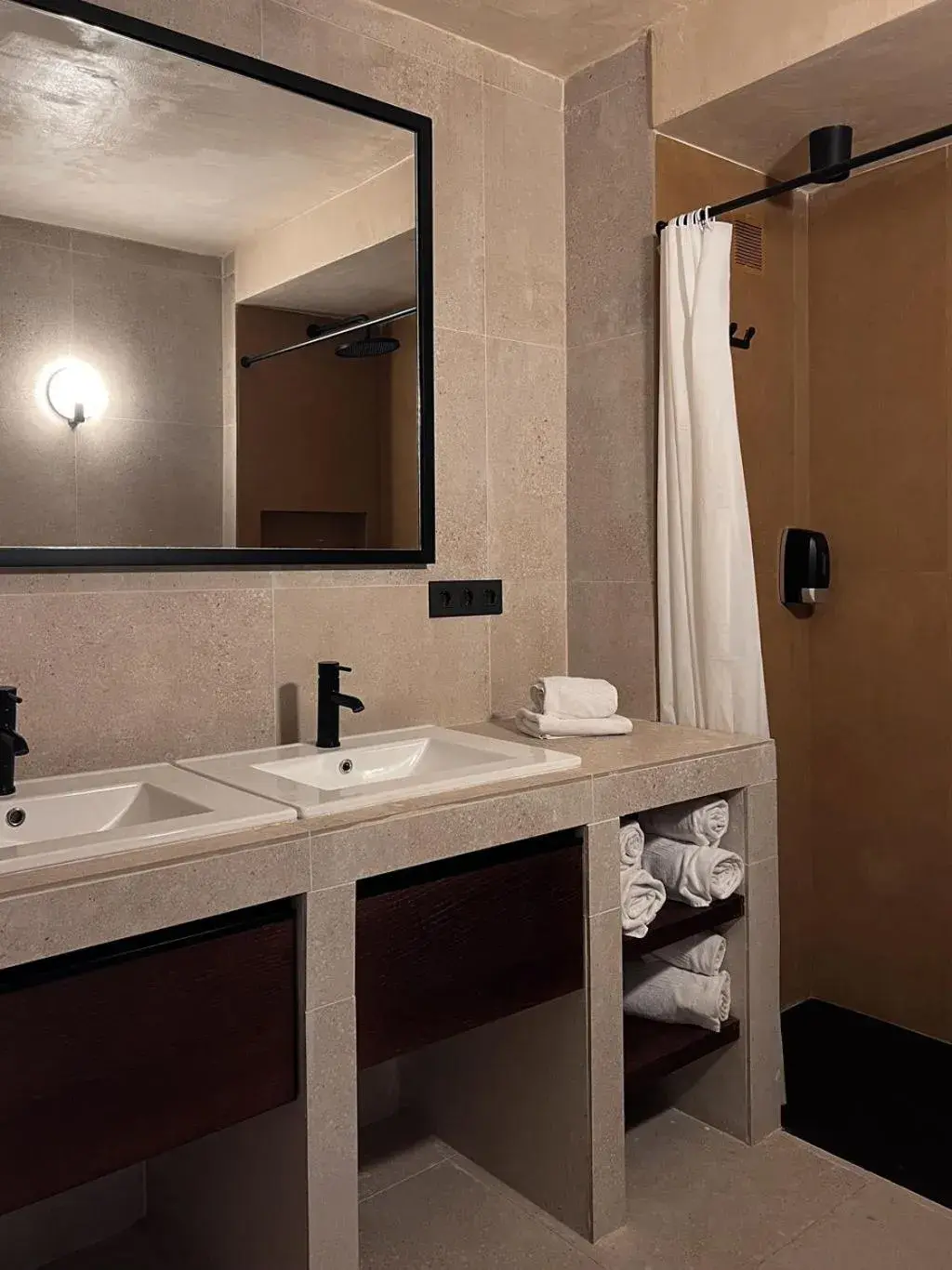 Shower in Apartamentos Playazul Shower in Apartamentos Playazul