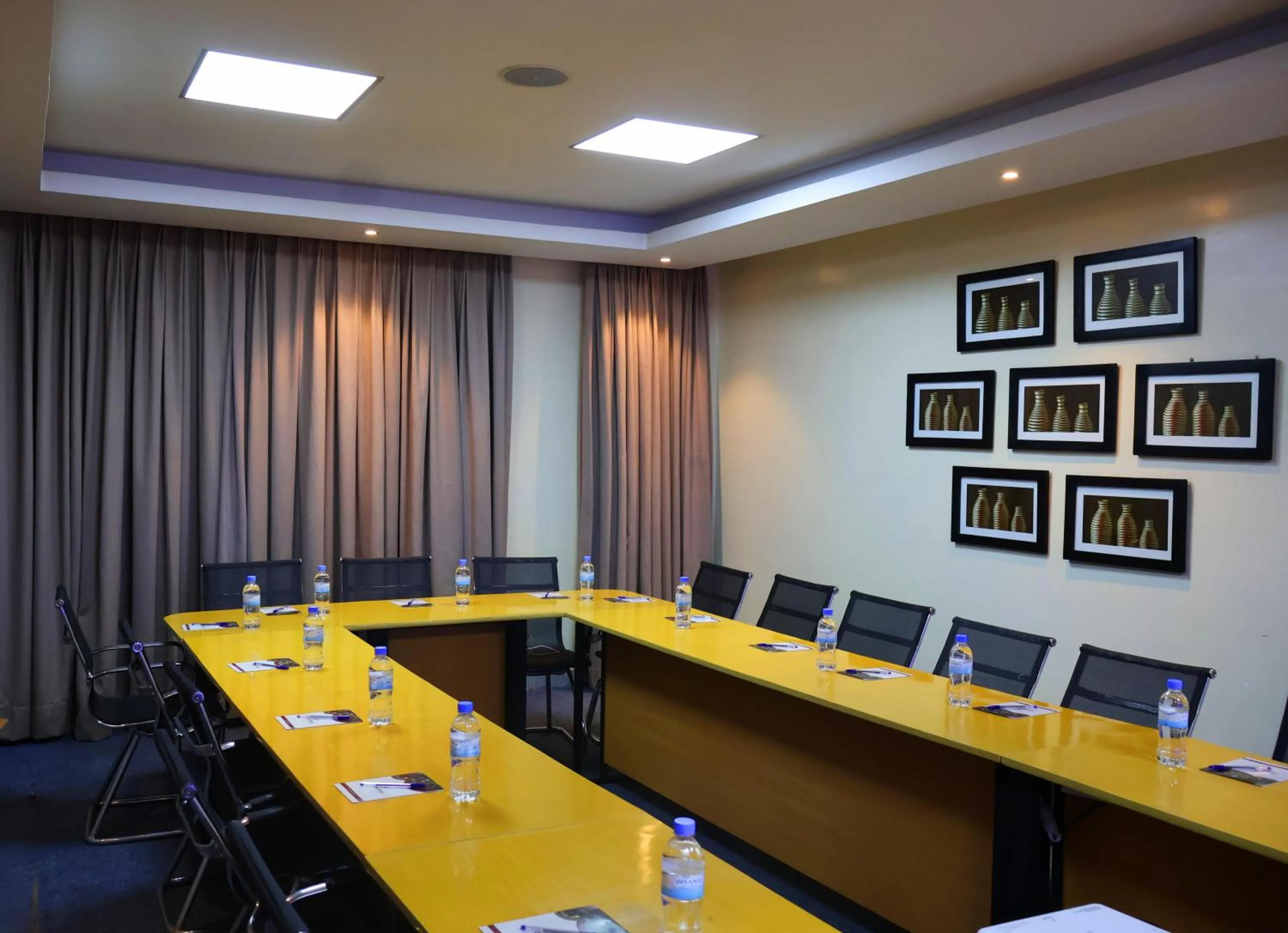 Meeting/conference room in Urban Park Suites Hotel