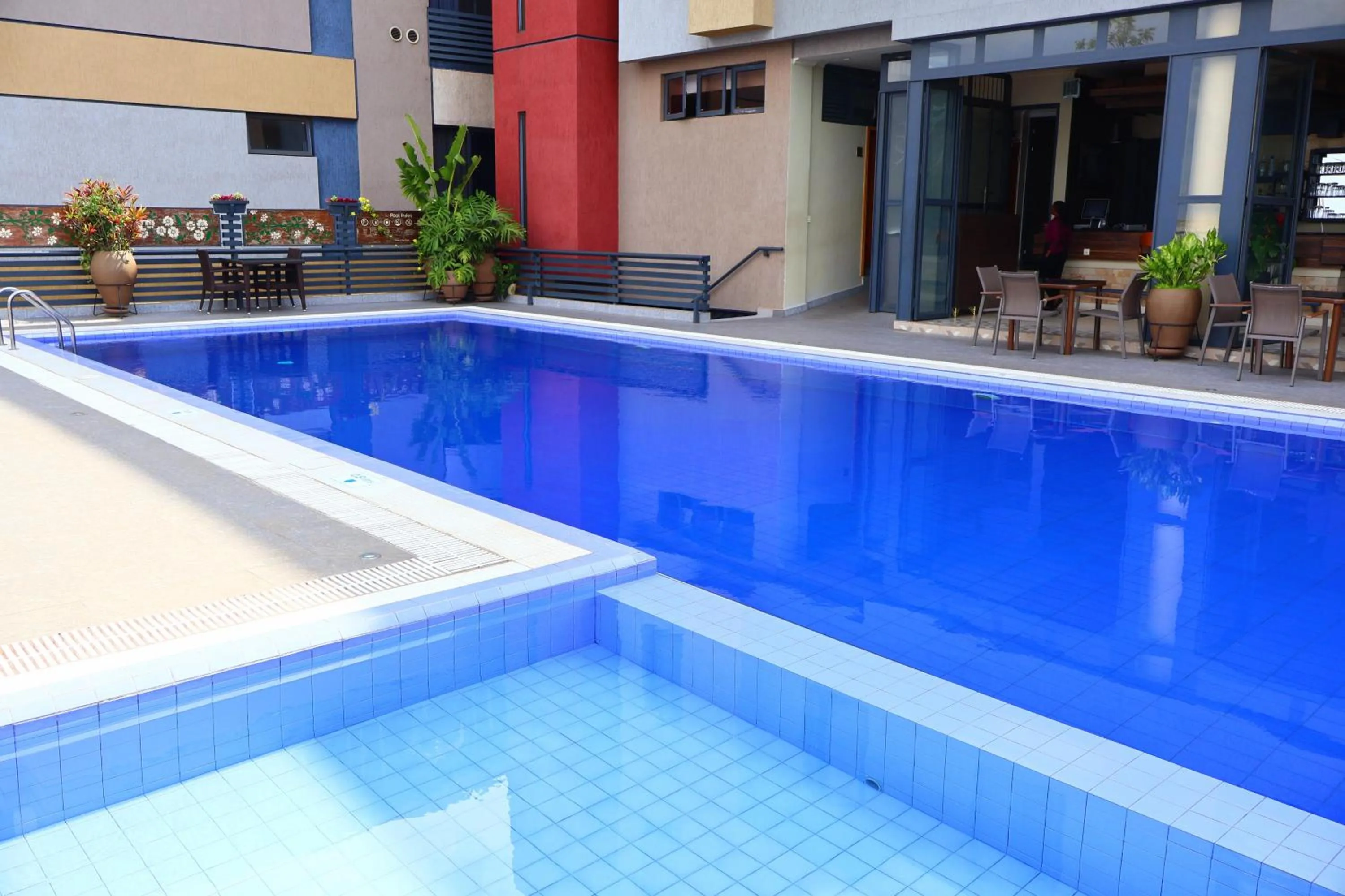 Swimming pool in Urban Park Suites Hotel