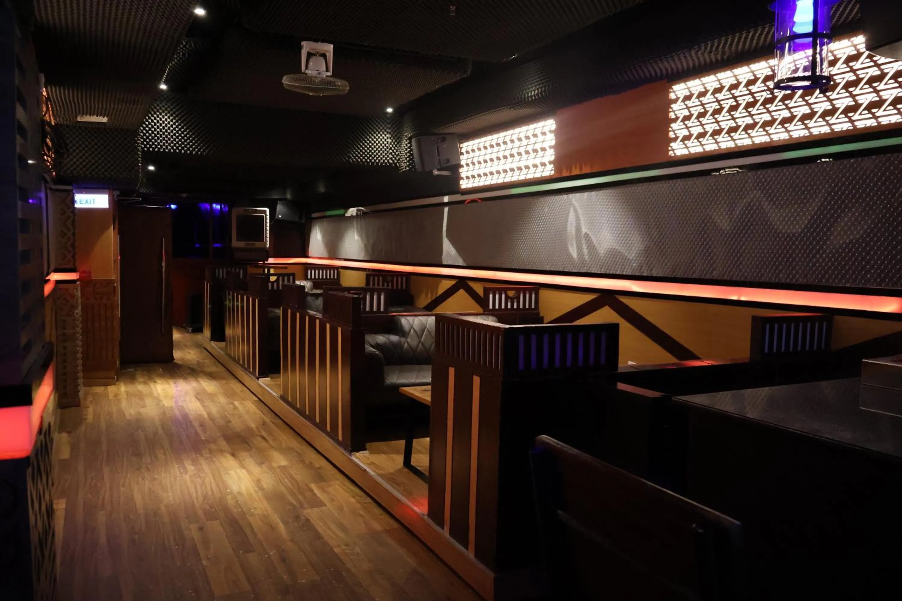 Nightclub / DJ in Urban Park Suites Hotel