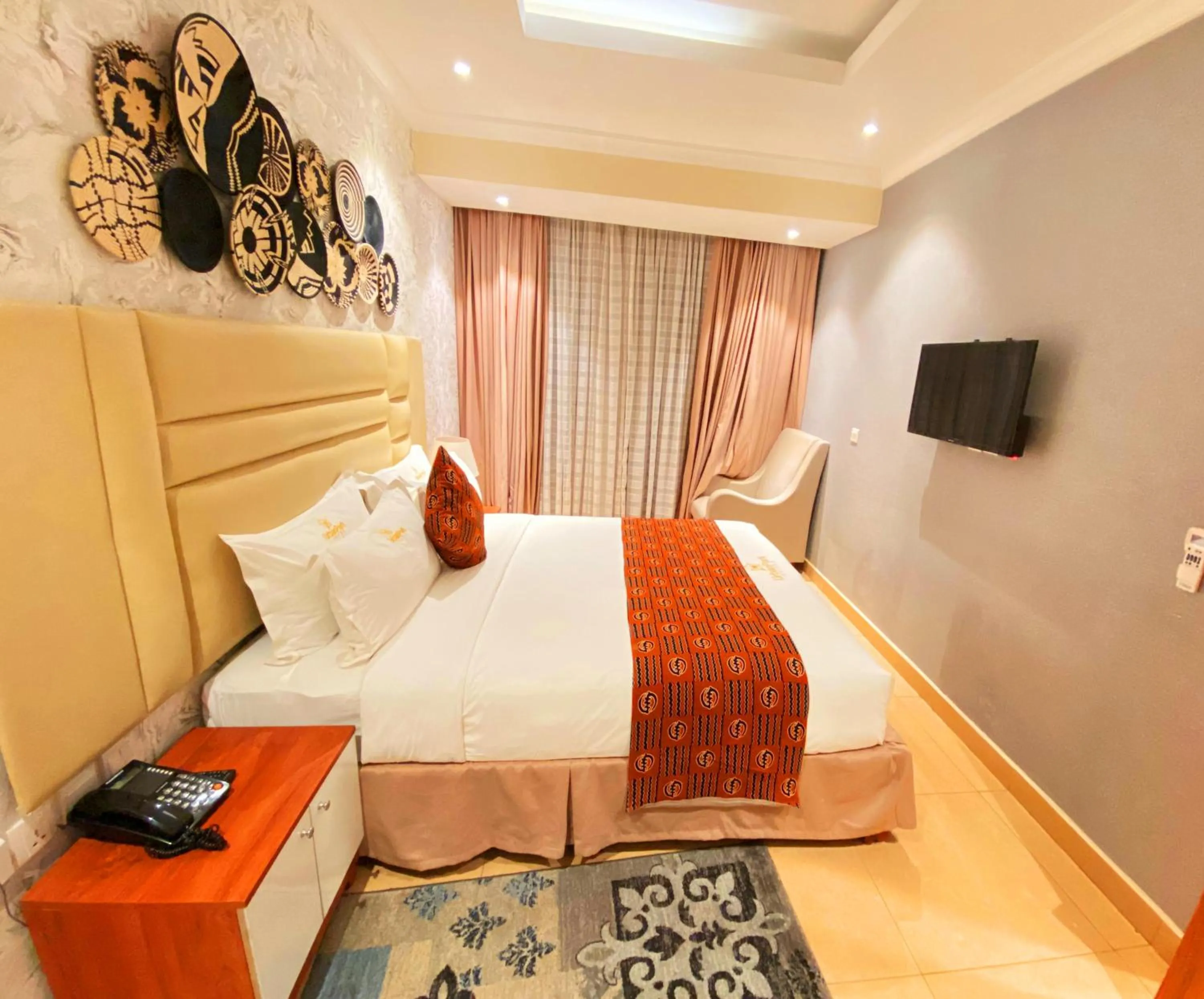 Bedroom, Bed in Urban Park Suites Hotel