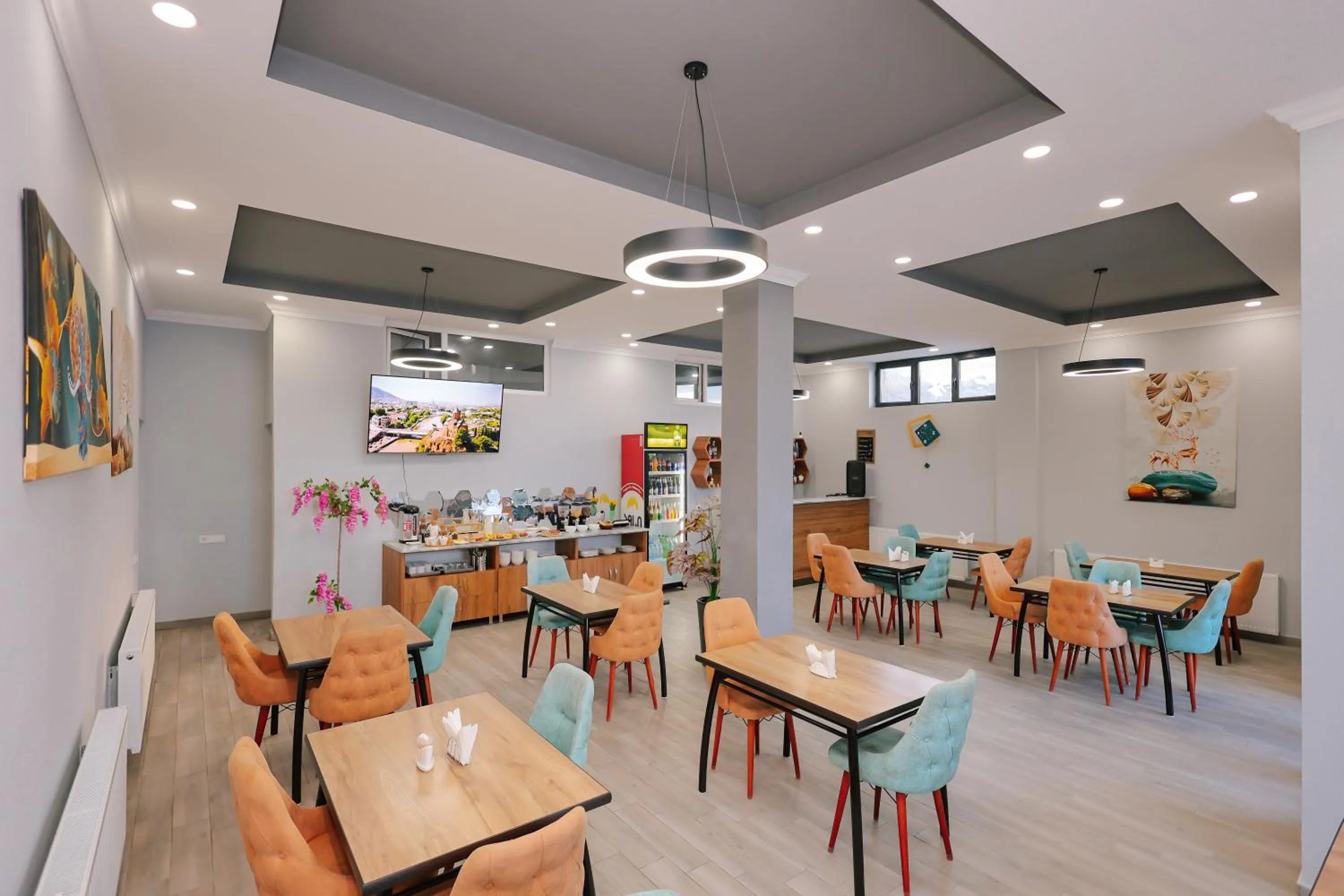 Restaurant/places to eat in Dandelion Hotel Gudauri