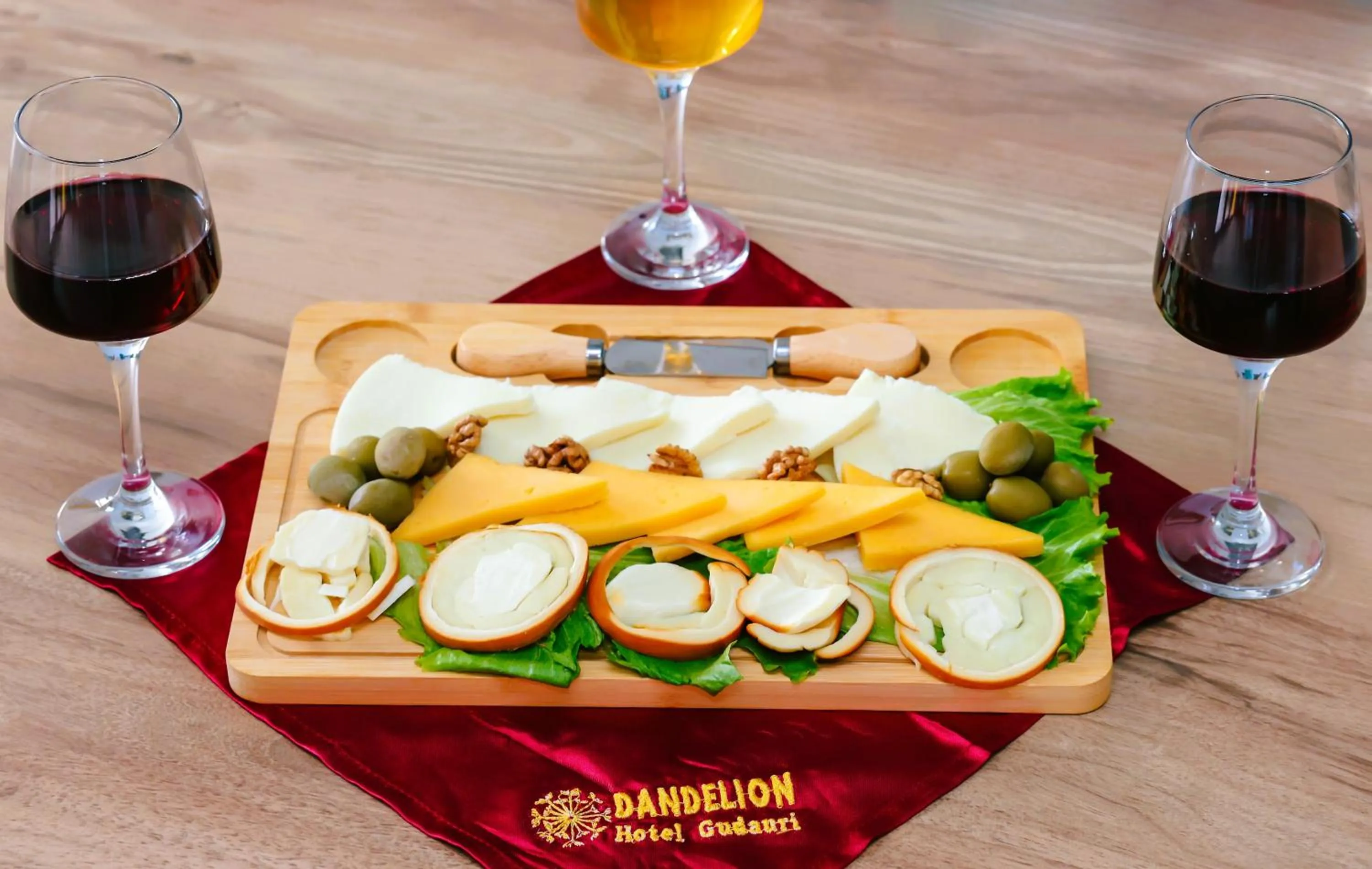 Restaurant/places to eat in Dandelion Hotel Gudauri