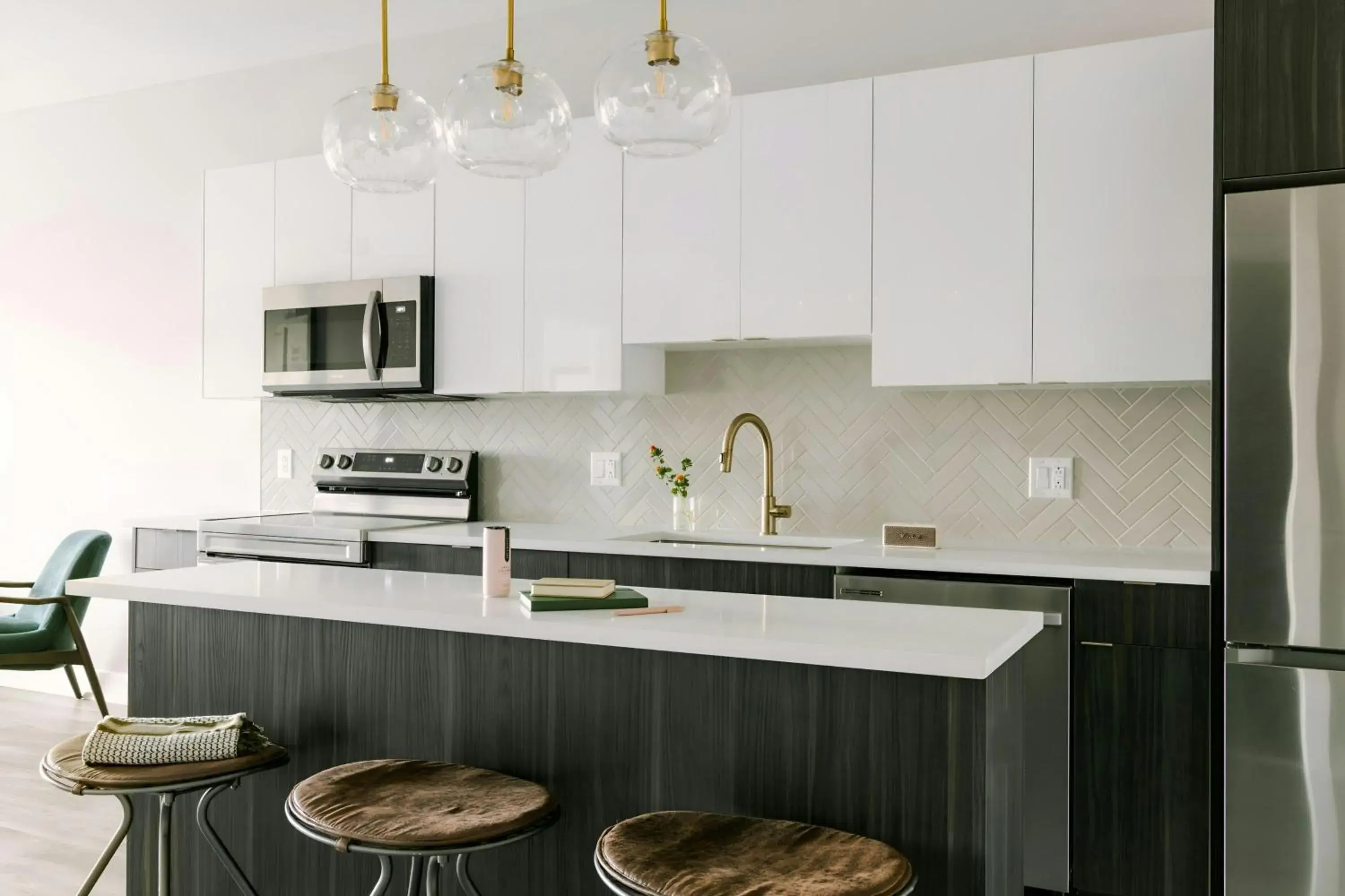 One-Bedroom Superior Apartment with Juliet Balcony in Ovation One-Bedroom Superior Apartment with Juliet Balcony in Ovation