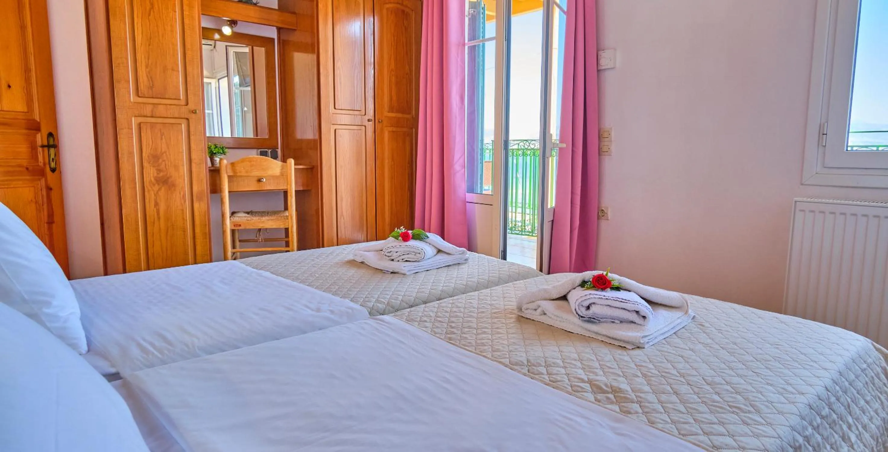 Bed in Nikos Kalamaki Corfu