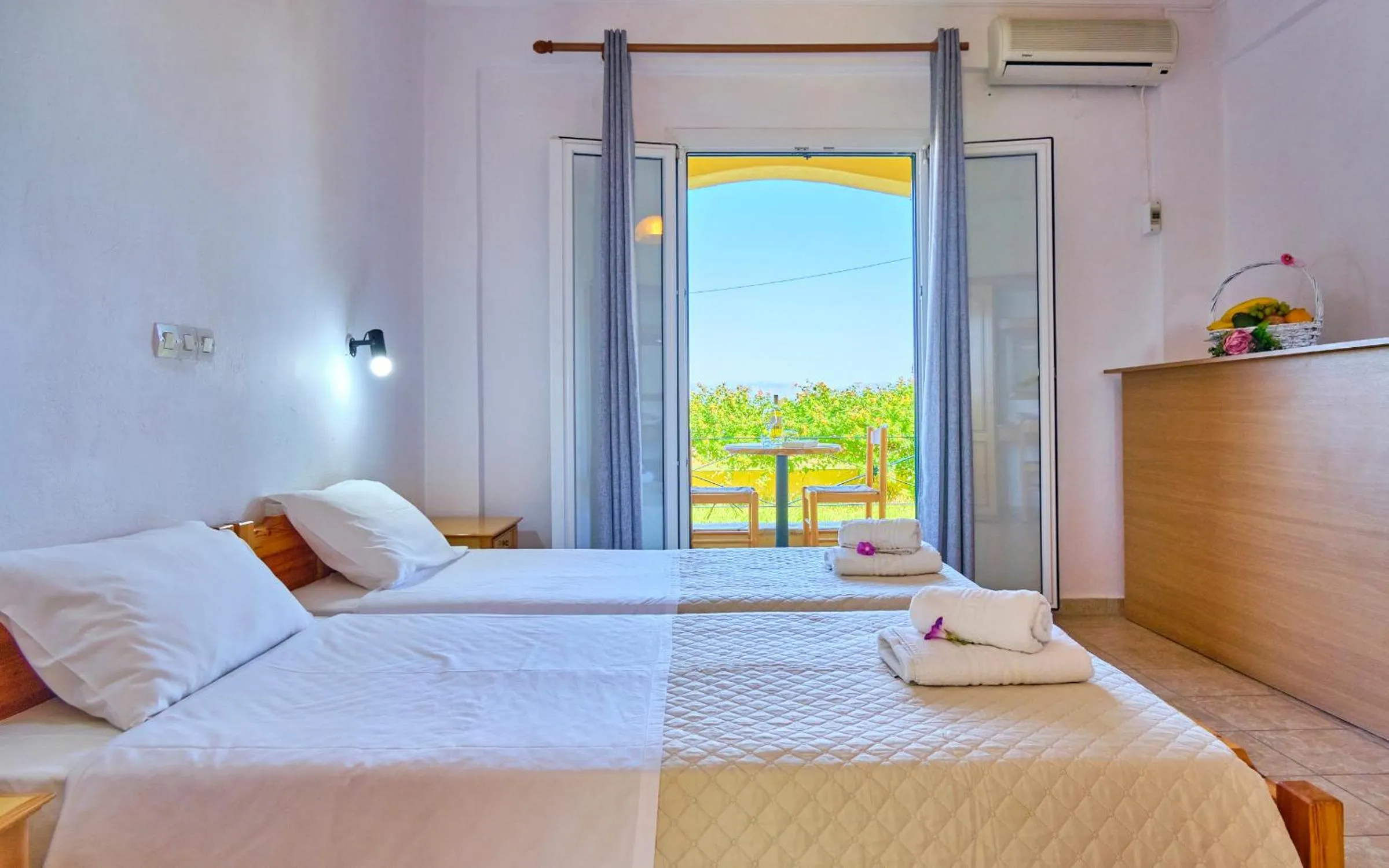 Bed in Nikos Kalamaki Corfu