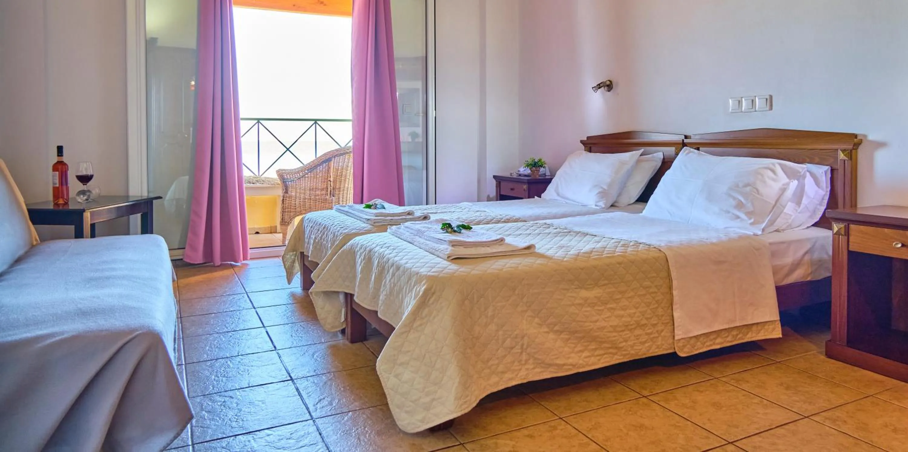 Bed in Nikos Kalamaki Corfu