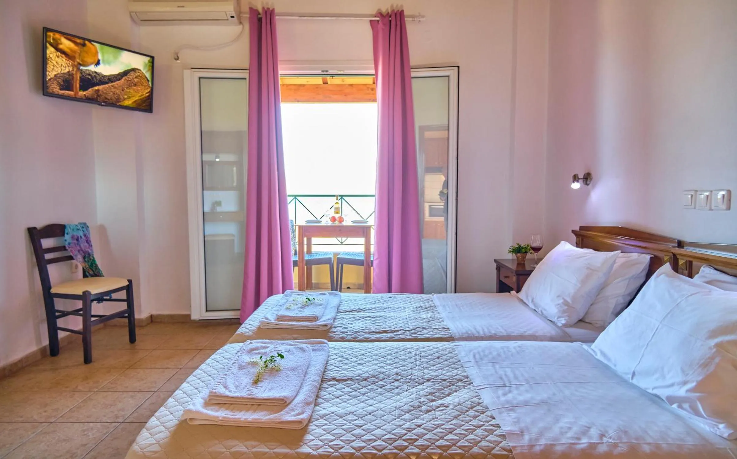 Bed in Nikos Kalamaki Corfu