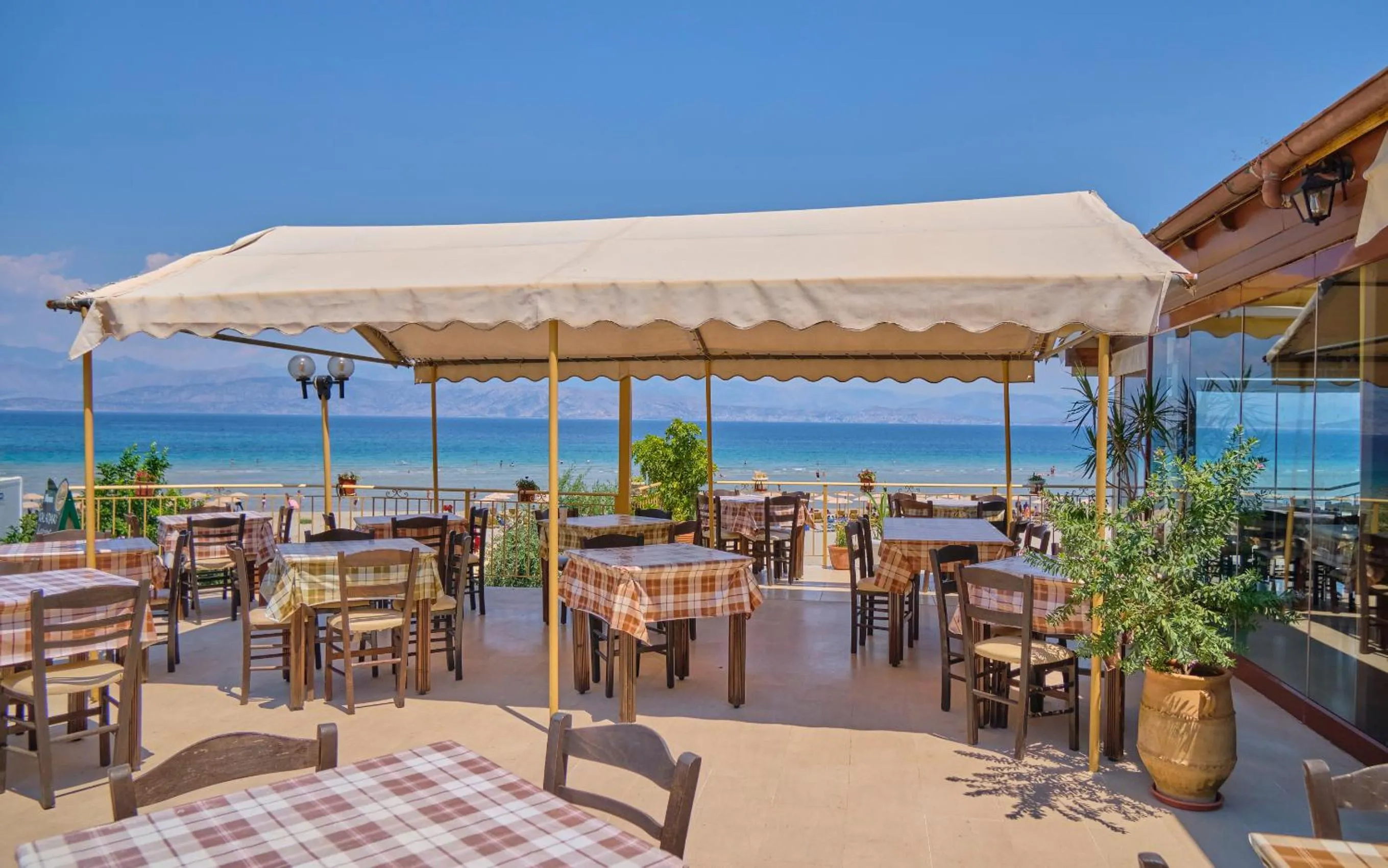 Restaurant/places to eat in Nikos Kalamaki Corfu