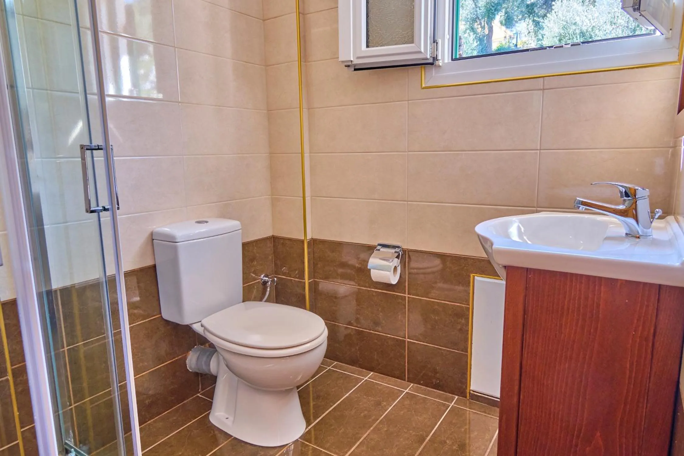 Shower in Nikos Kalamaki Corfu