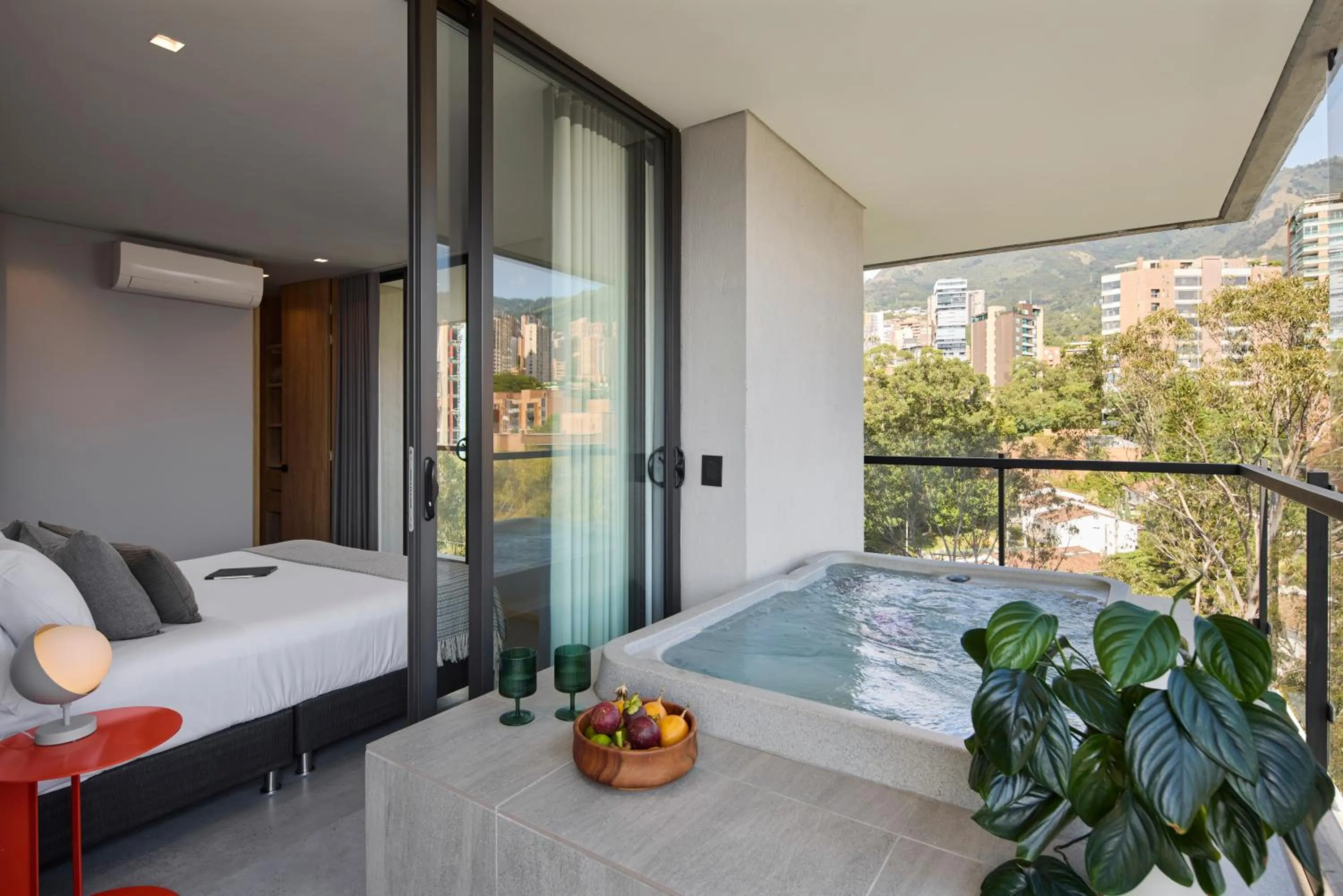 Hot Tub, Bed in Wake Living