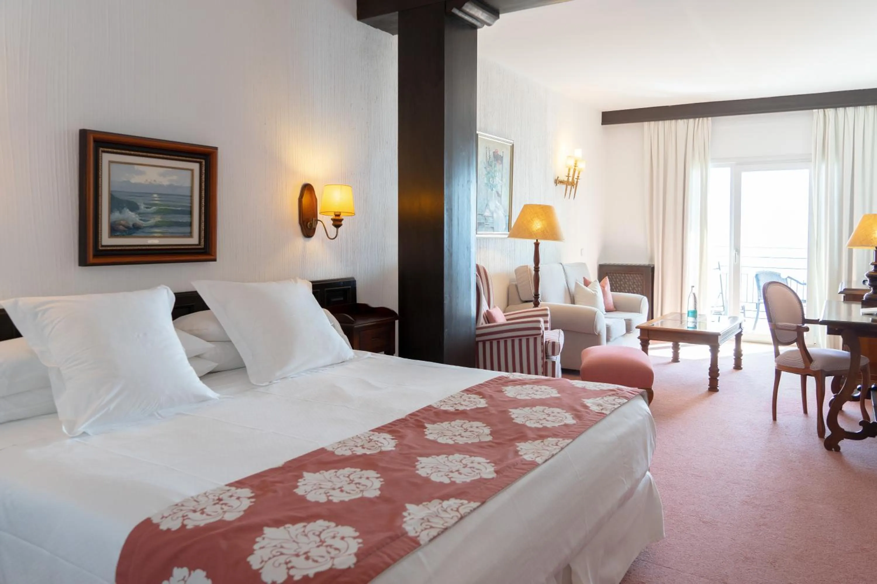 Photo of the whole room, Bed in Hotel Bon Sol Resort & Spa