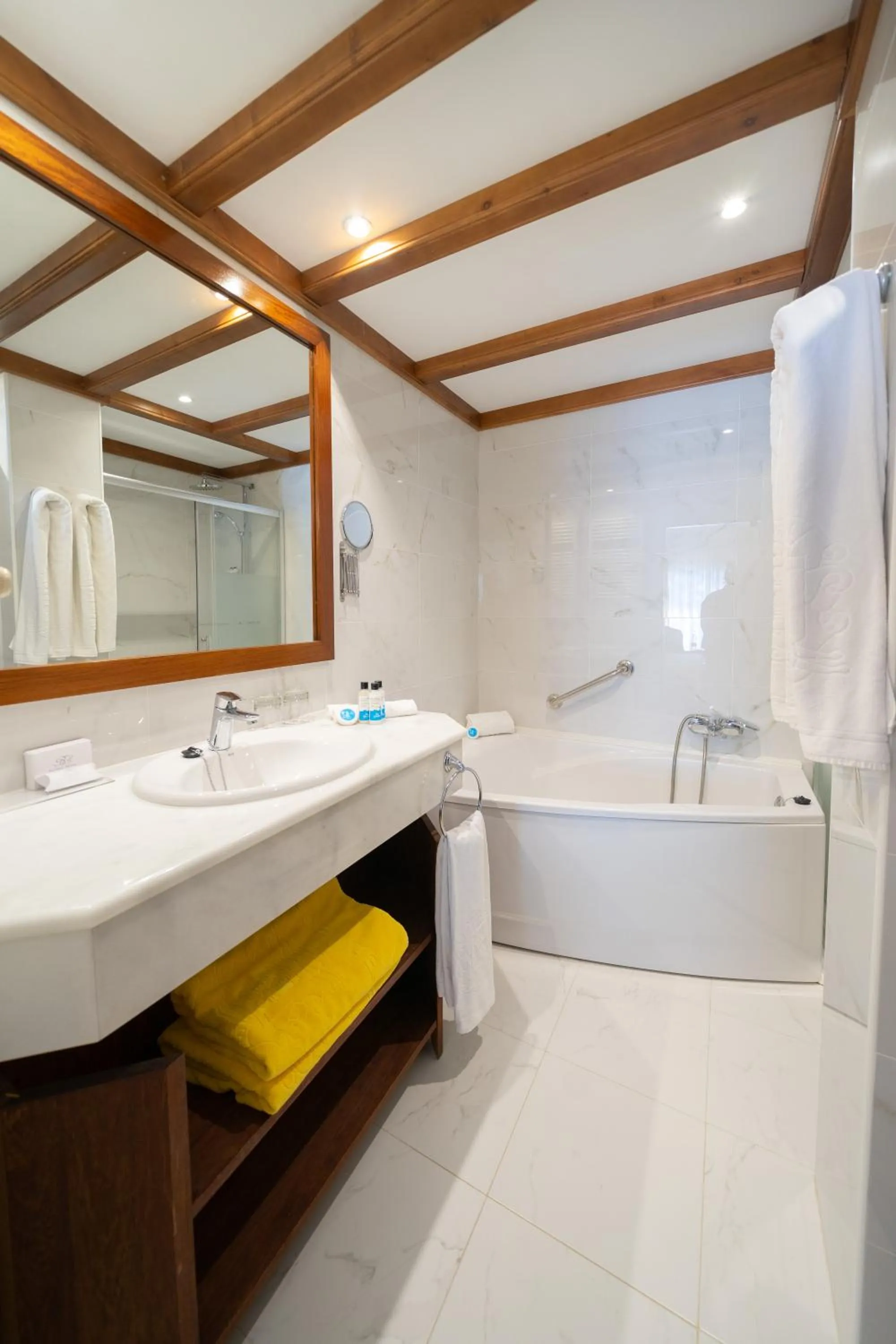 Bathroom in Hotel Bon Sol Resort & Spa