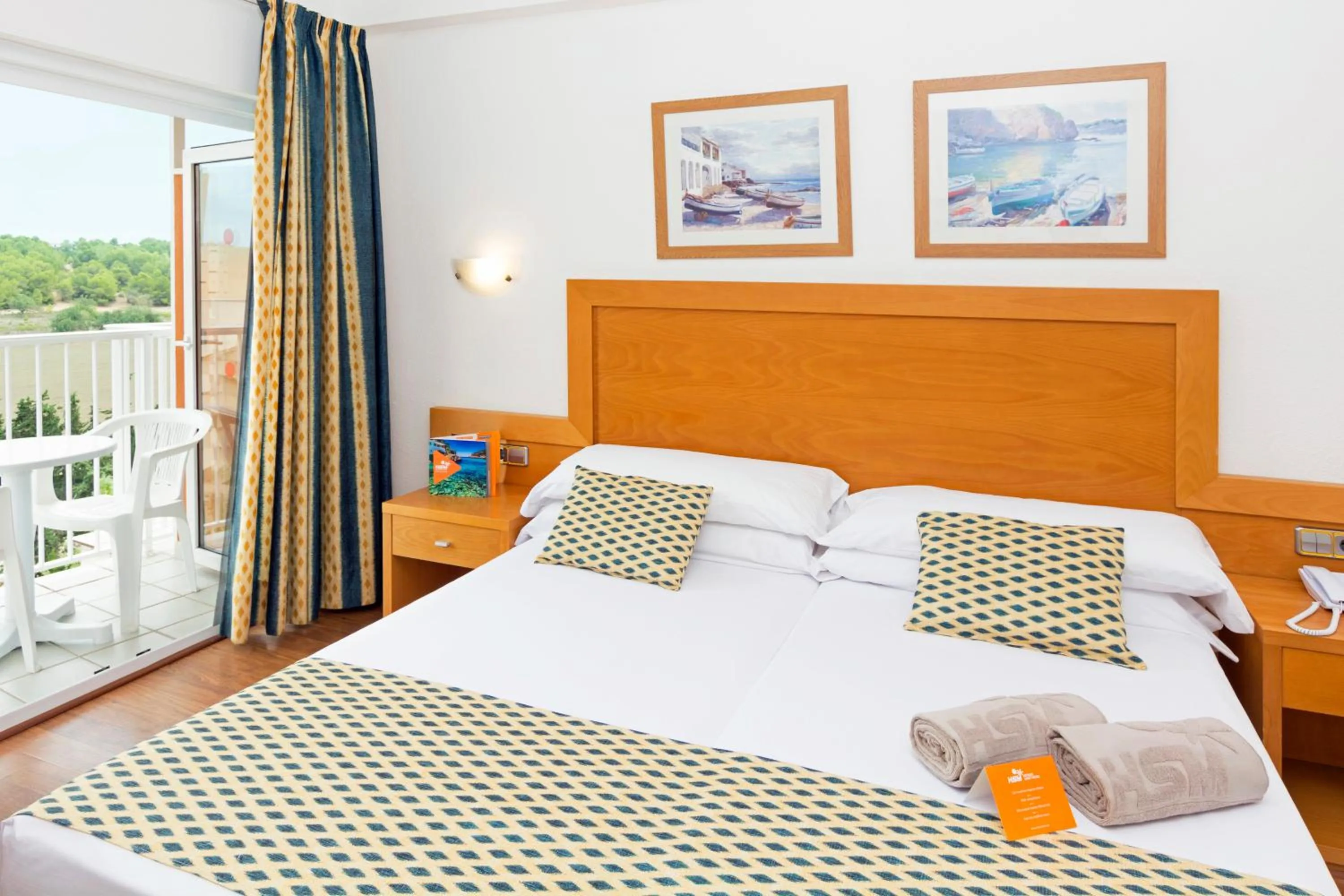 Photo of the whole room, Bed in HSM Don Juan