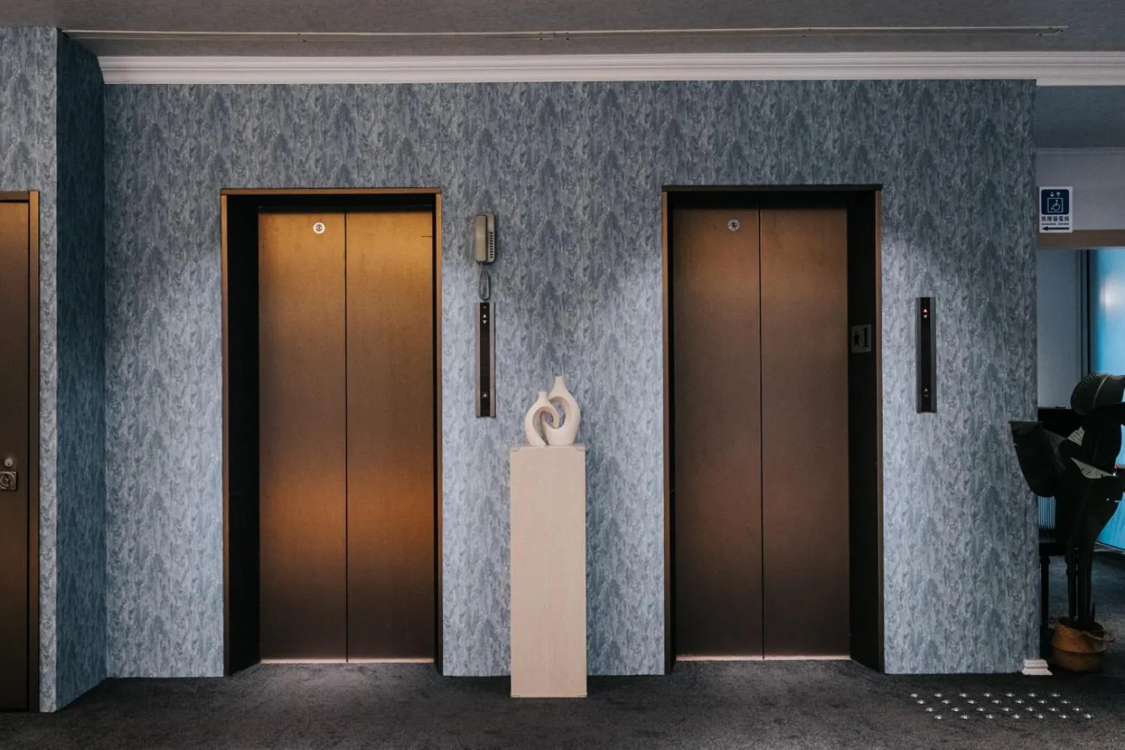 Property building in Meworld Hotel-Sanchong