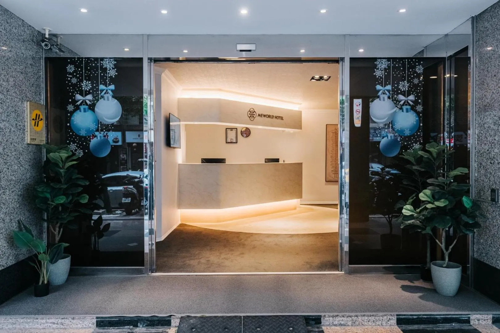 Property building in Meworld Hotel-Sanchong