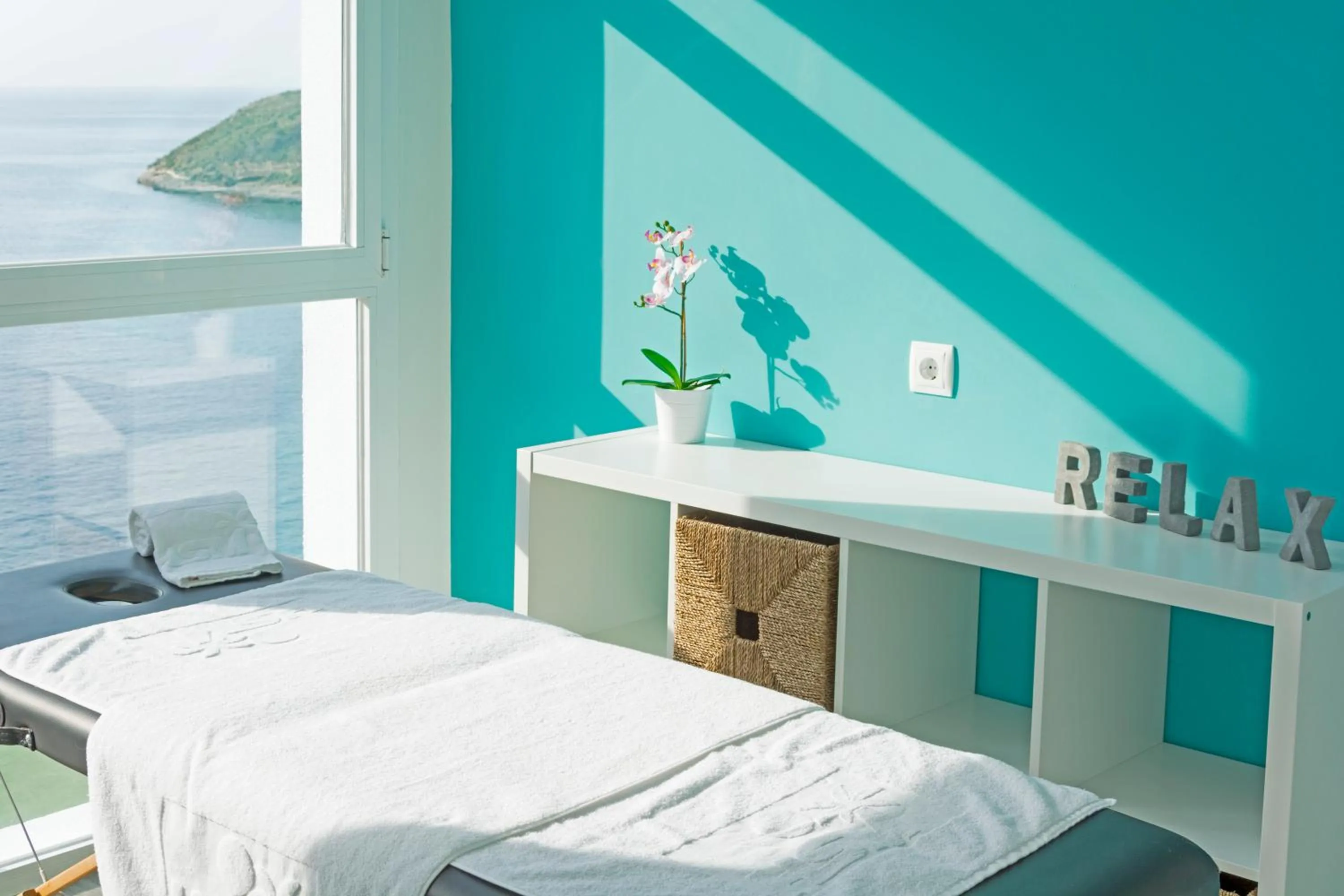 Massage, Bed in HSM Sandalo Beach