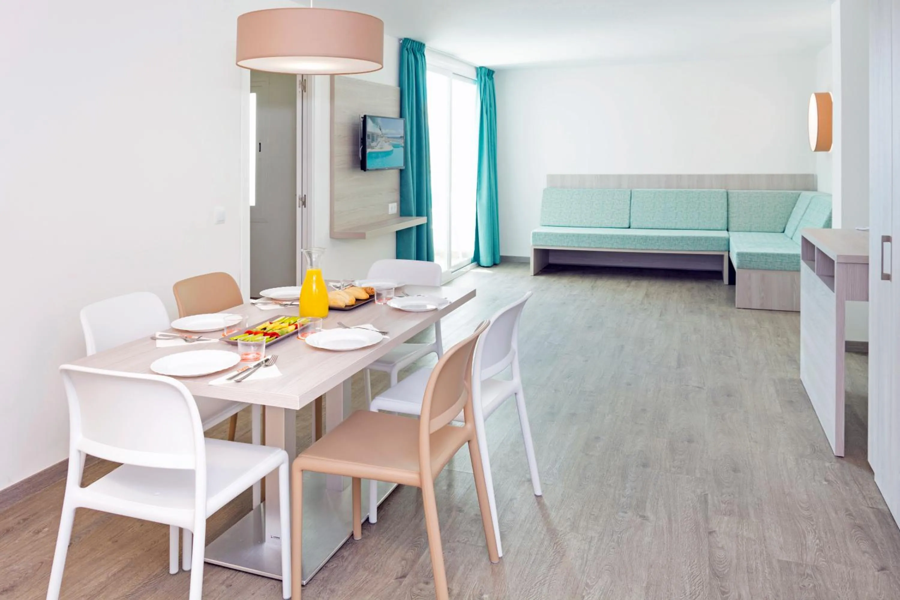 Photo of the whole room, Bed in HSM Sandalo Beach