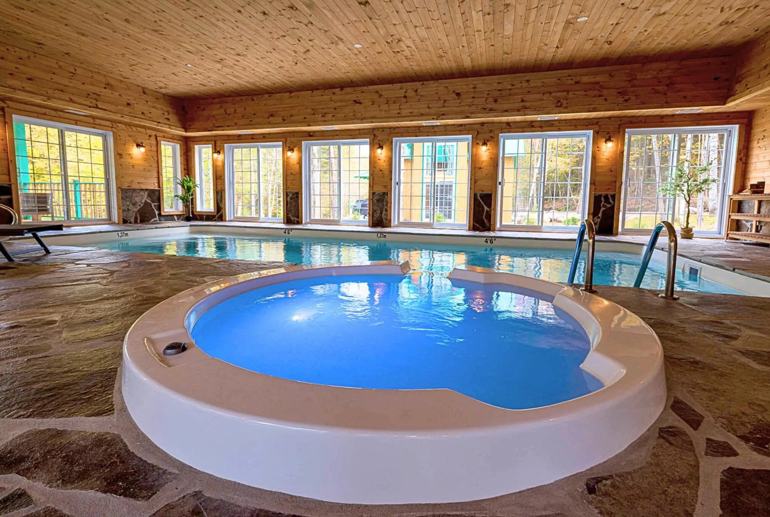 Domaine Rivière Sacacomie Chalets et Bed and Breakfast -Manoir Canergie