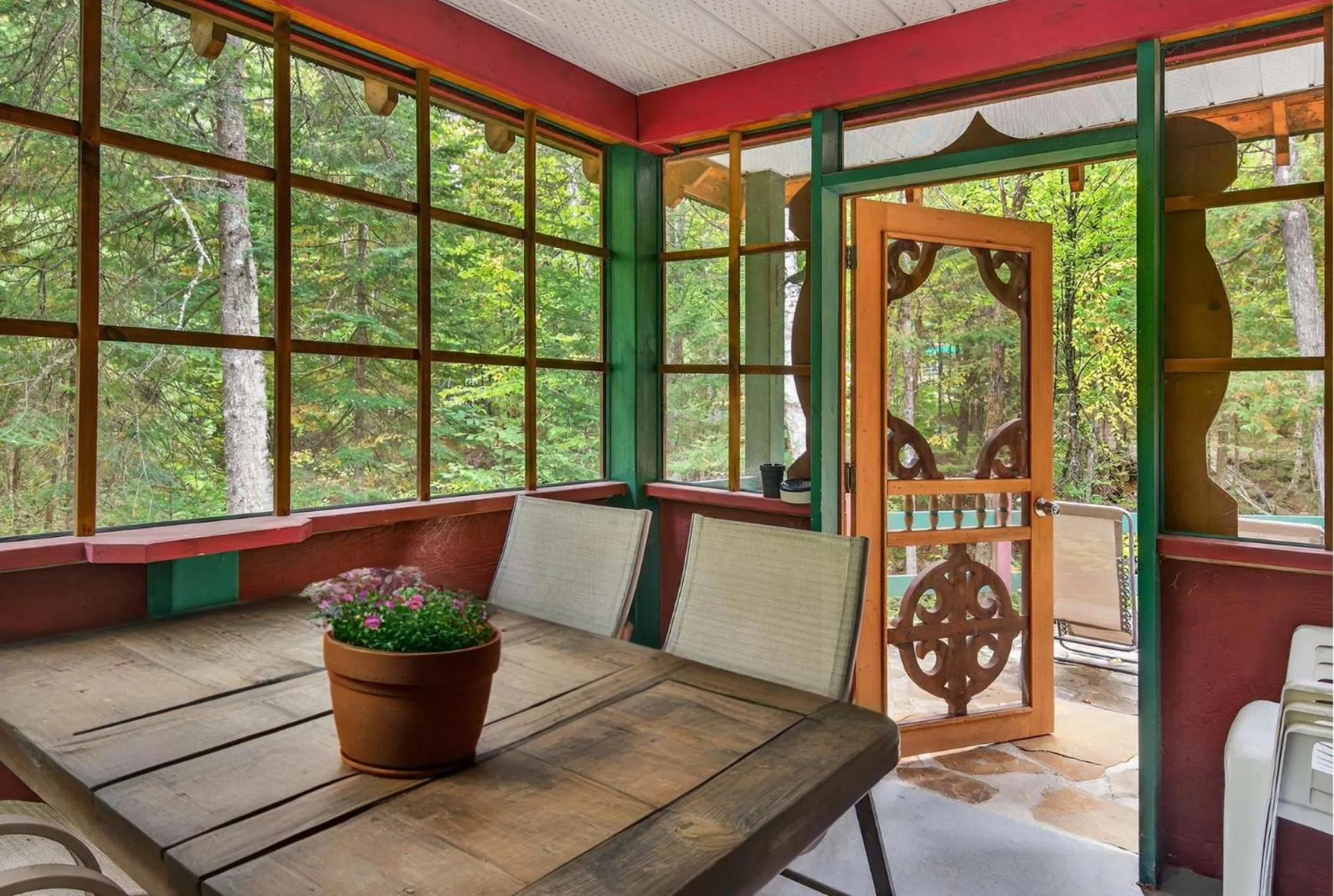 Domaine Rivière Sacacomie Chalets et Bed and Breakfast -Manoir Canergie