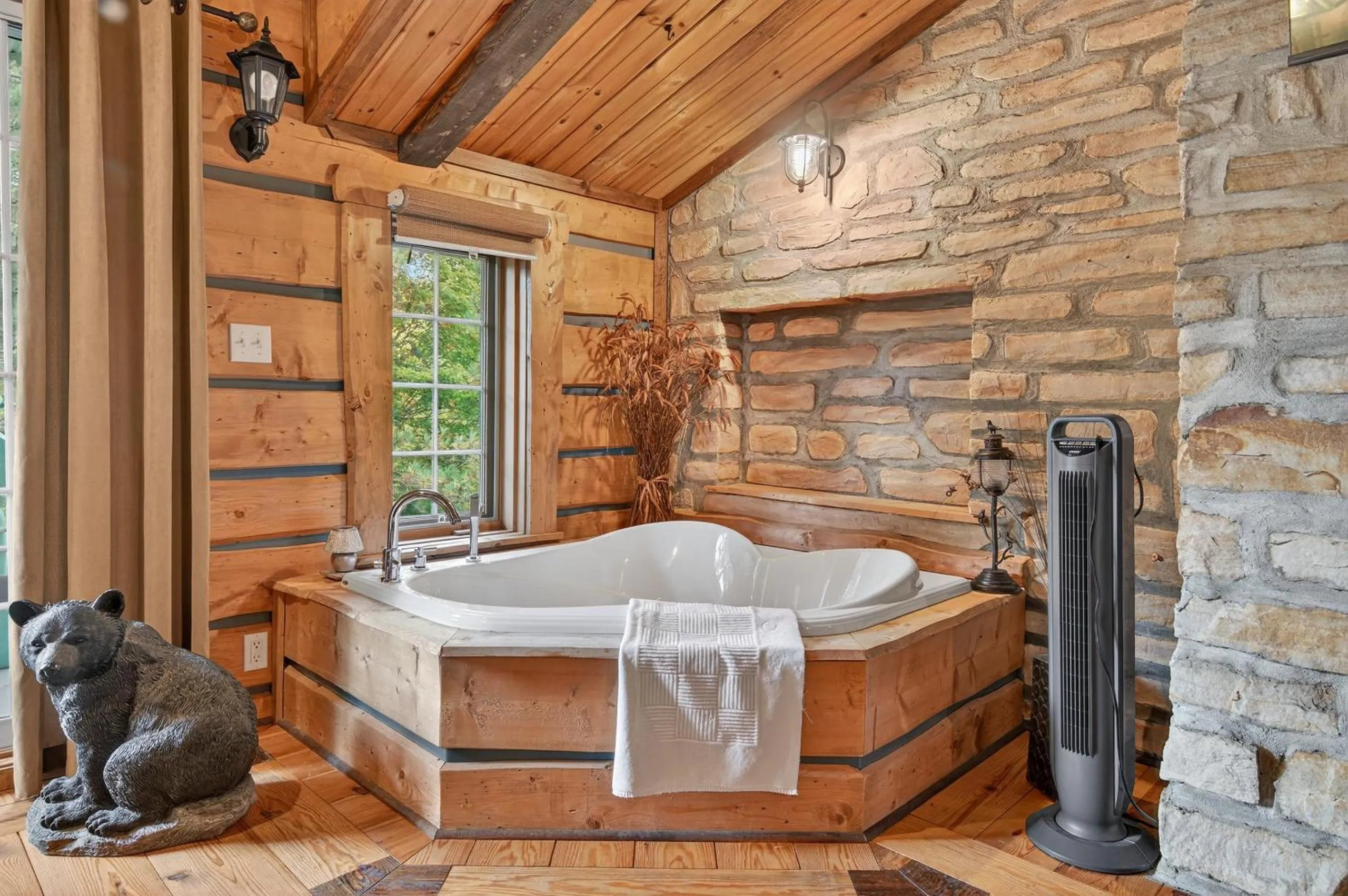 Property building in Domaine Rivière Sacacomie Chalets et Bed and Breakfast -Manoir Canergie