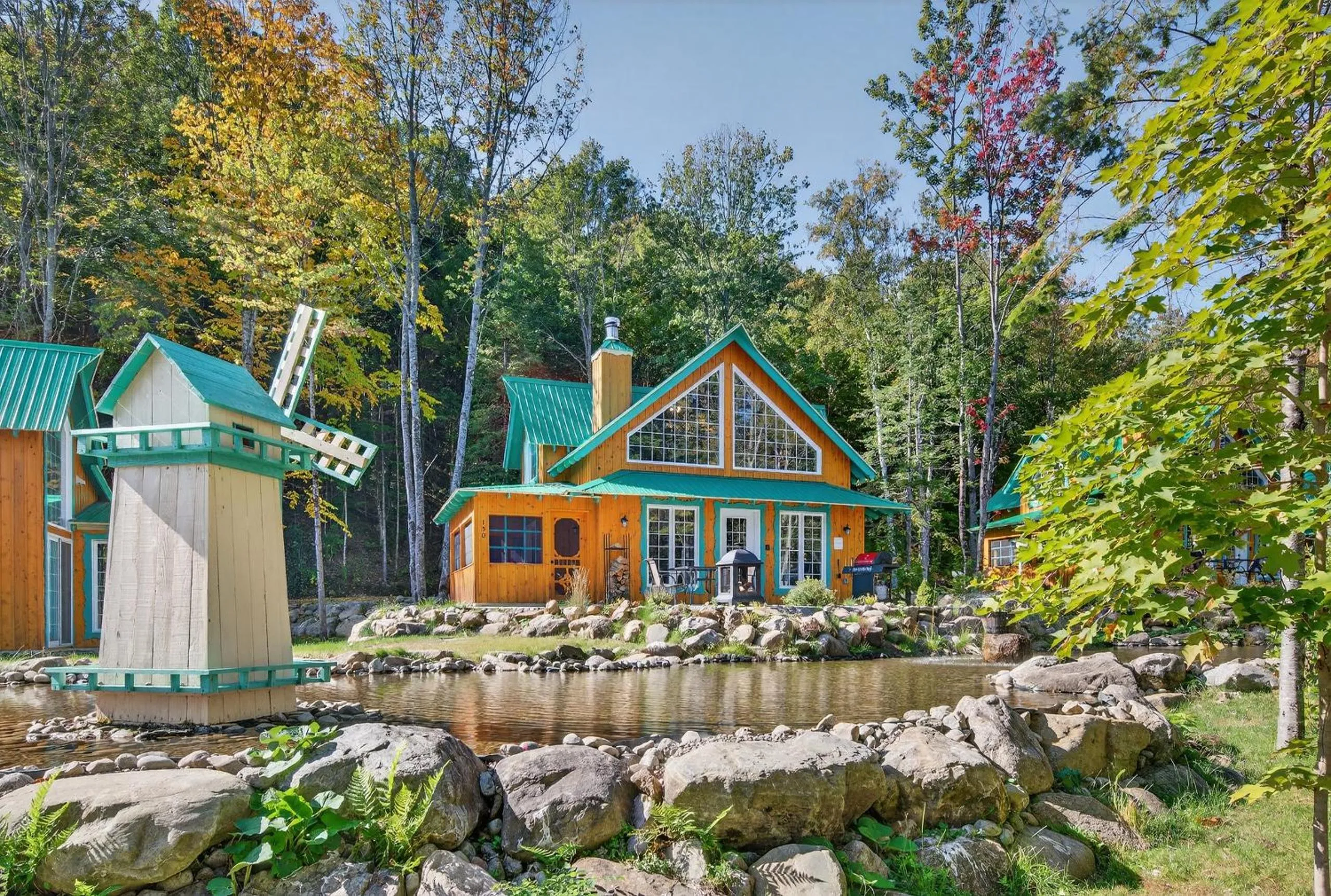 Domaine Rivière Sacacomie Chalets et Bed and Breakfast -Manoir Canergie