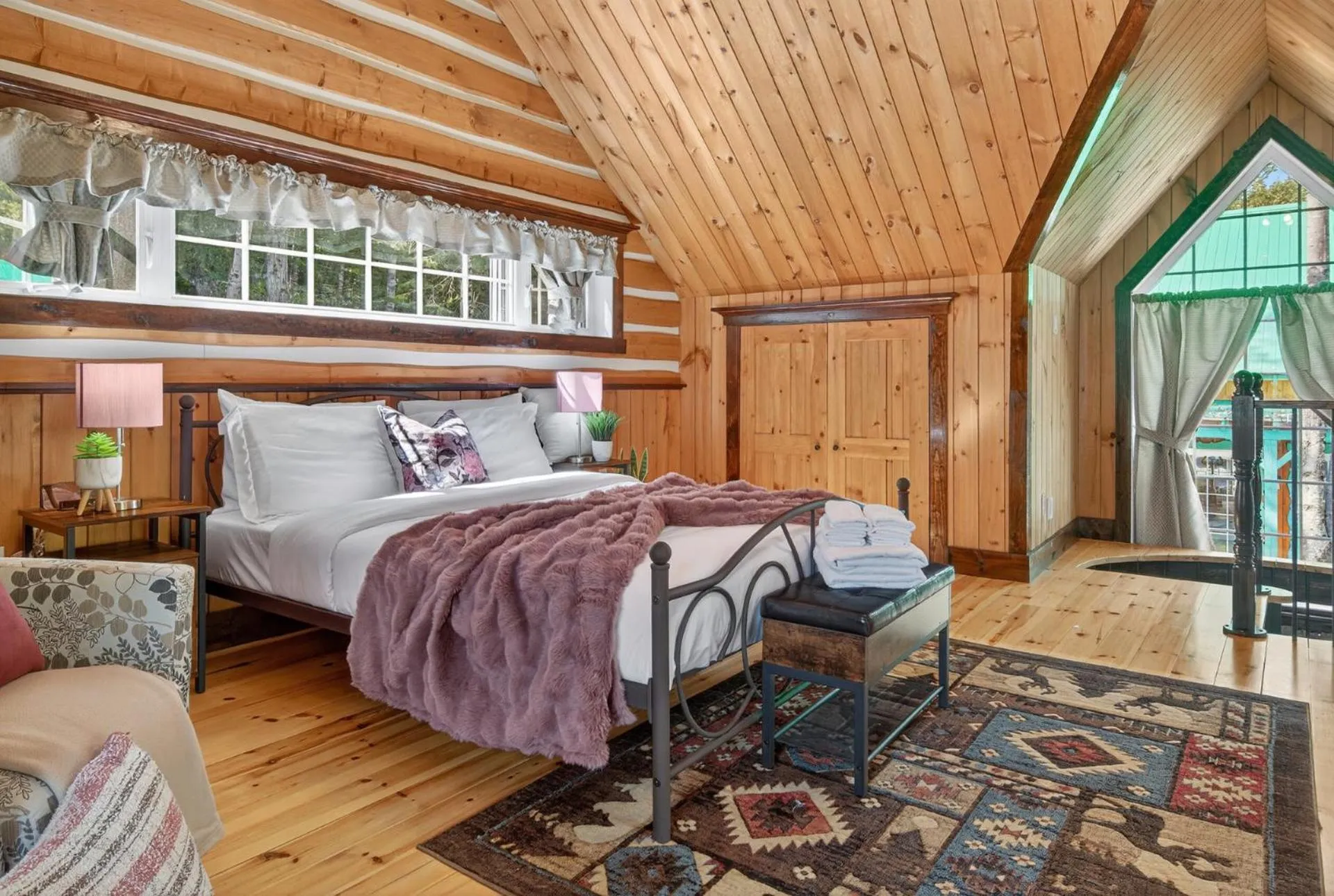 Domaine Rivière Sacacomie Chalets et Bed and Breakfast -Manoir Canergie